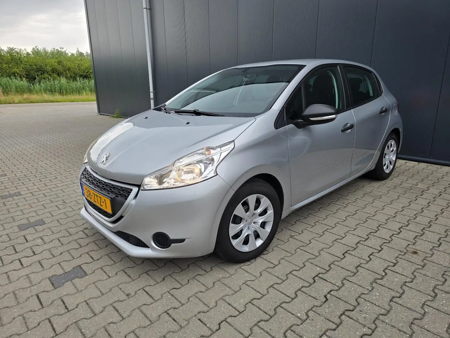 Peugeot 208 1.2 VTi Access Apk/Nap Gris - 2