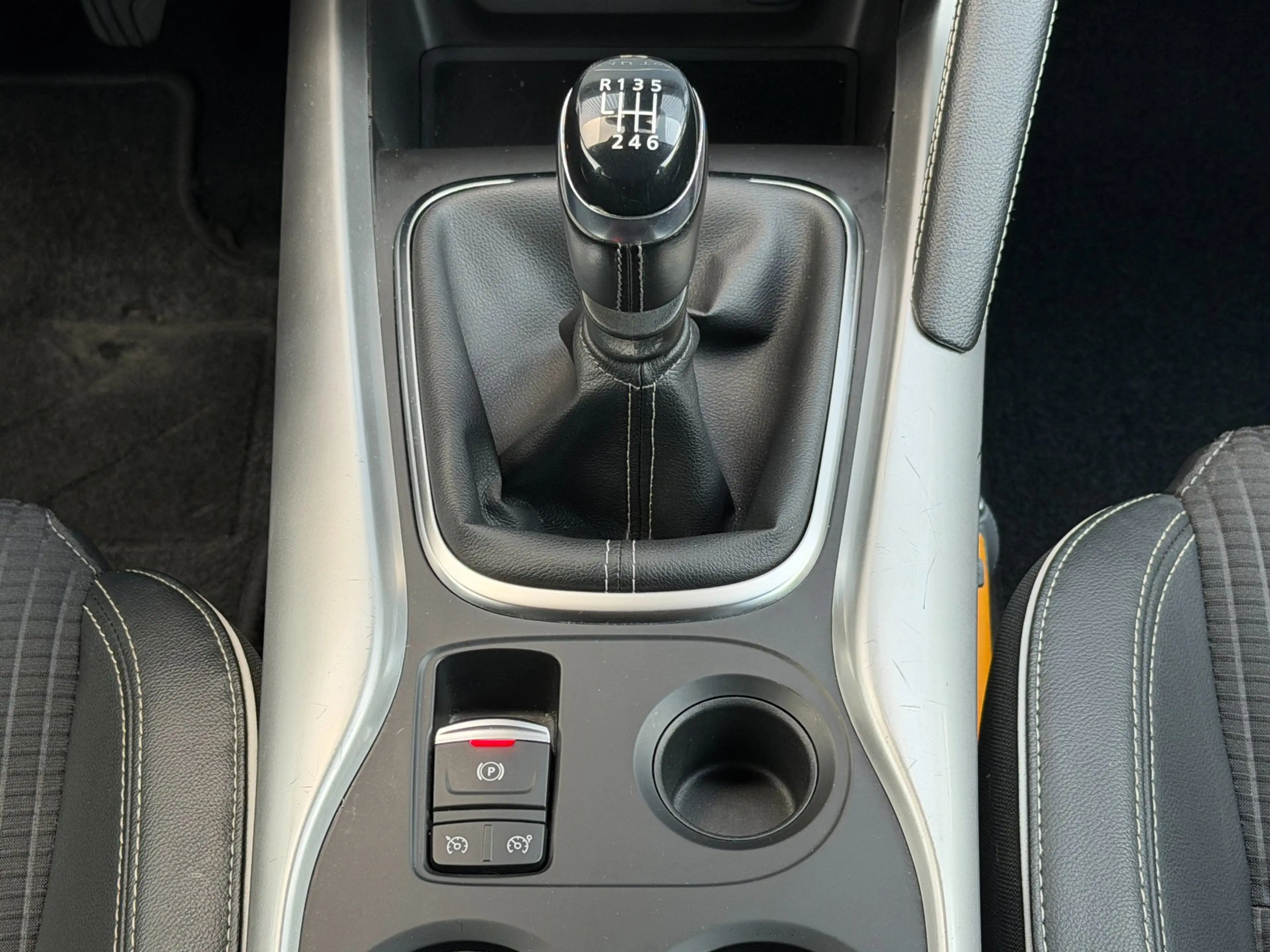 Renault Kadjar 1.6 TCe Bose|CAMERA|STOELVERWARMING|19" — photo 13