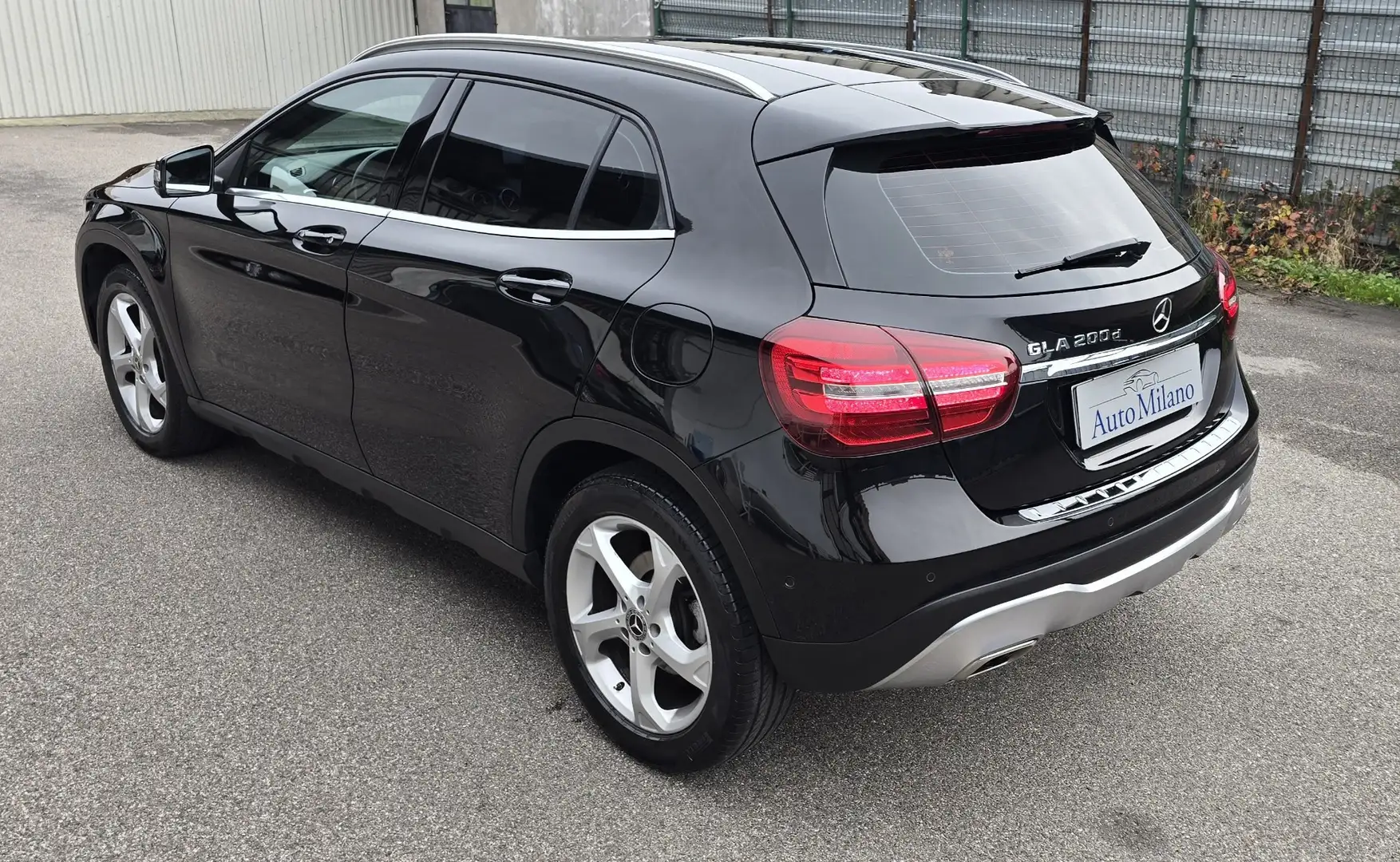 Mercedes-Benz GLA 200 d Premium plus auto Noir - 2