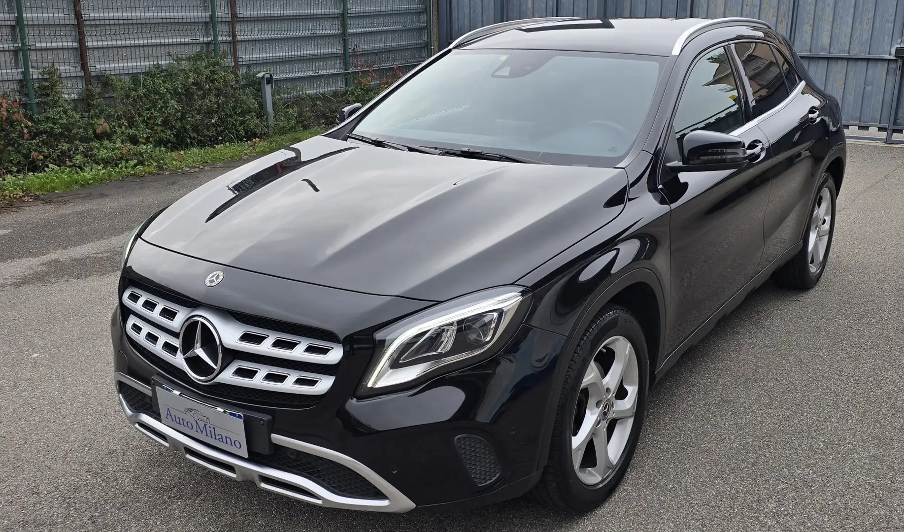 Mercedes-Benz GLA 200 d Premium plus auto Noir - 1