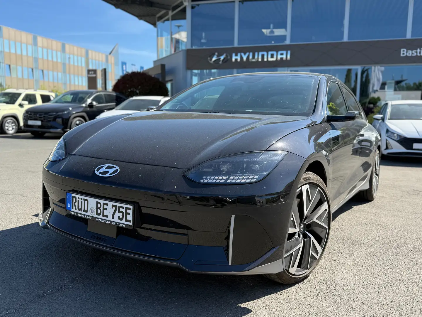 Hyundai IONIQ 6 IONIQ 6 77,4 kWh 4WD Uniq Violett - 1