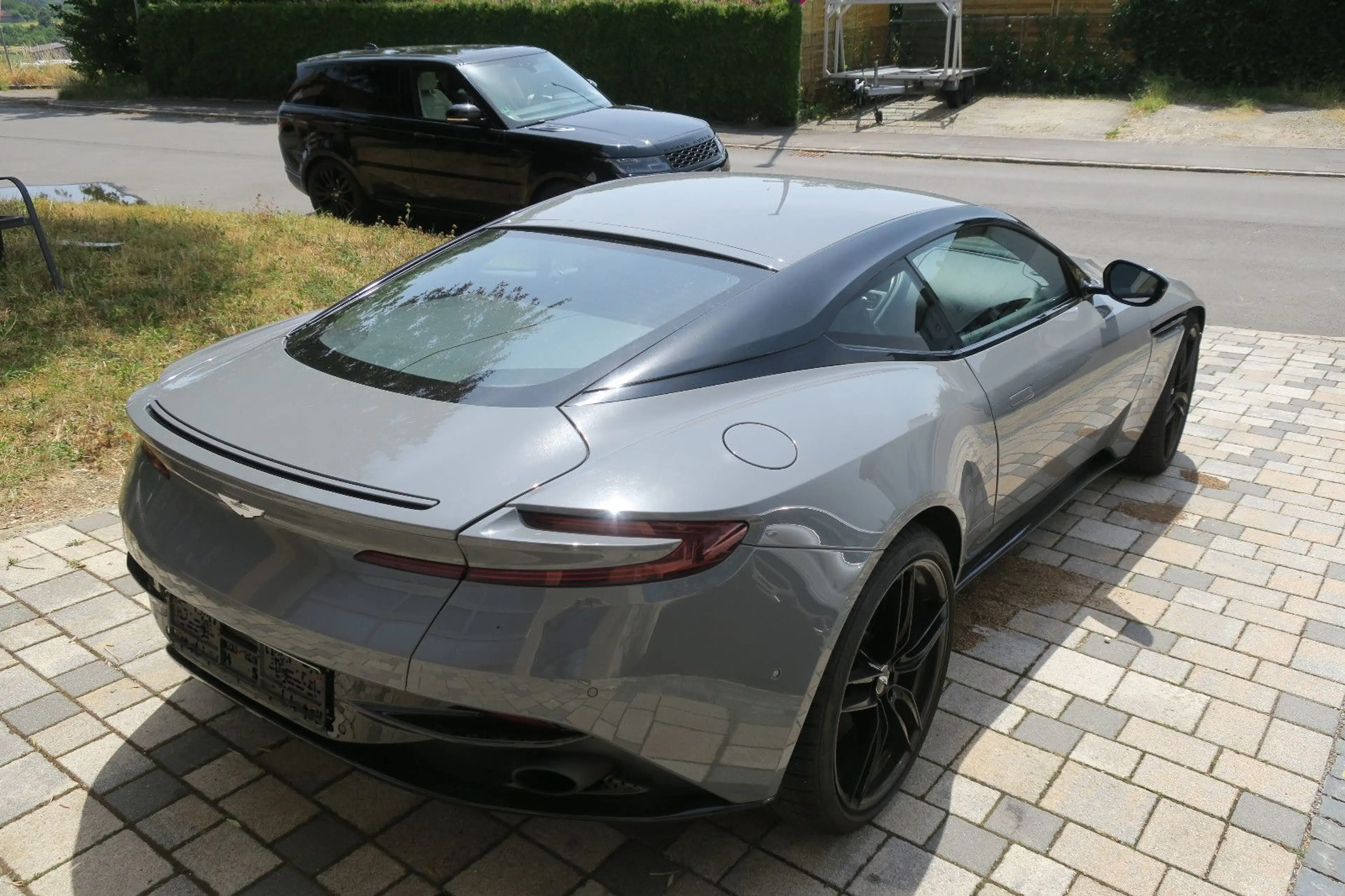 Aston Martin DB11 5.2 V12 Launch Edition 21" Ultralight — photo 13