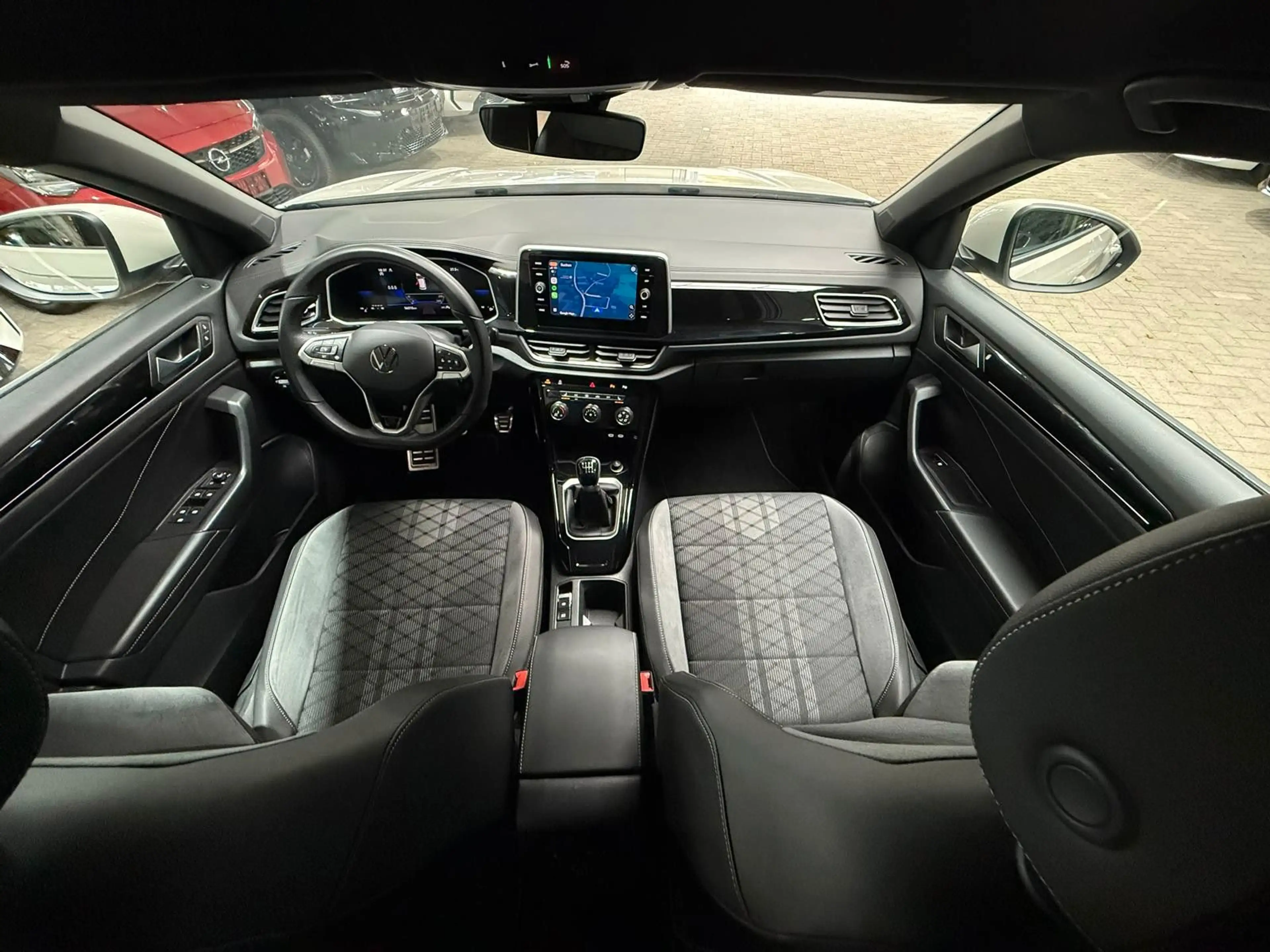 Volkswagen T-Roc 1.5 TSI R-Line ACC SHZ LED IQ-Light APP — photo 9
