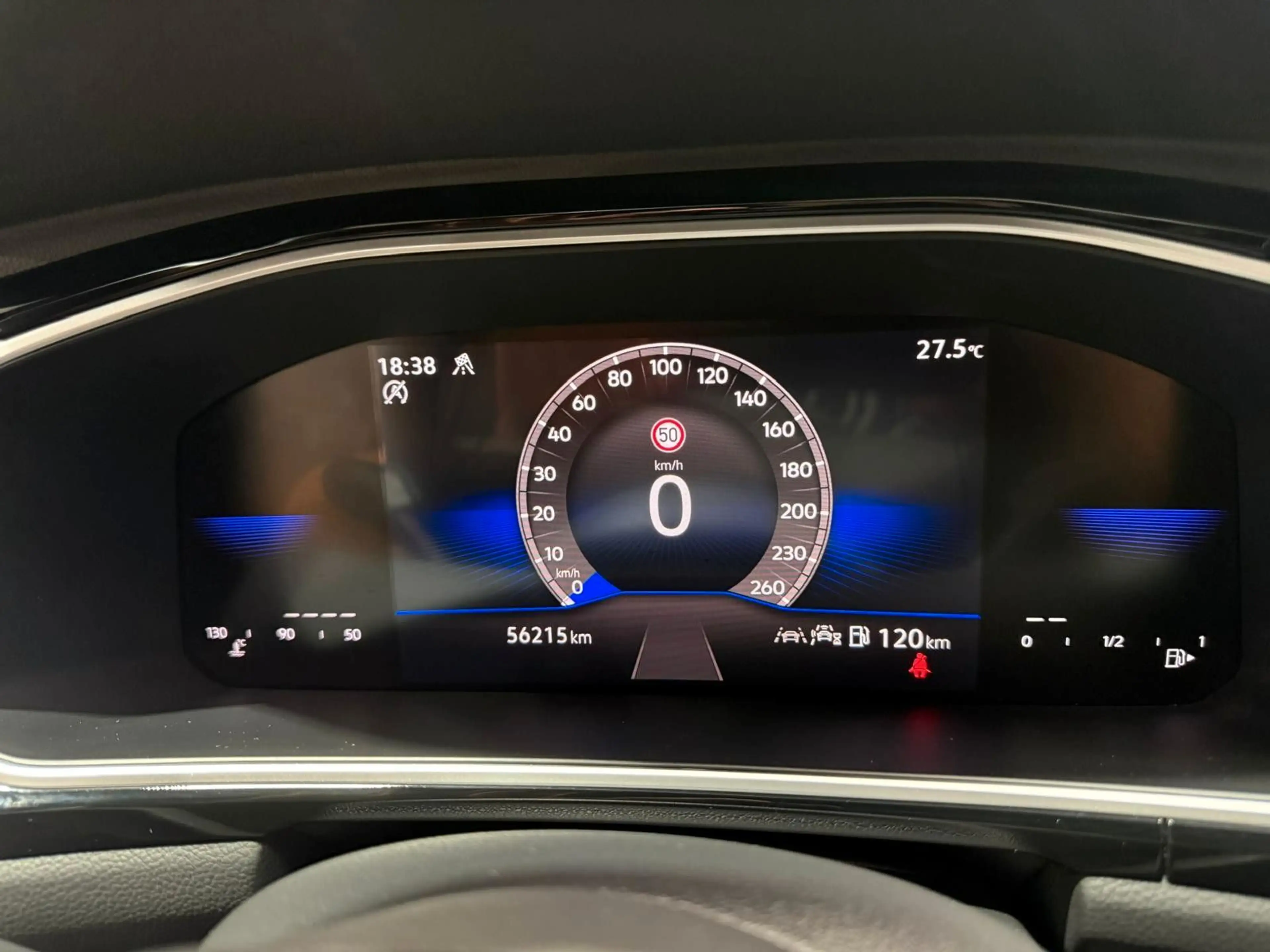 Volkswagen T-Roc 1.5 TSI R-Line ACC SHZ LED IQ-Light APP — photo 13