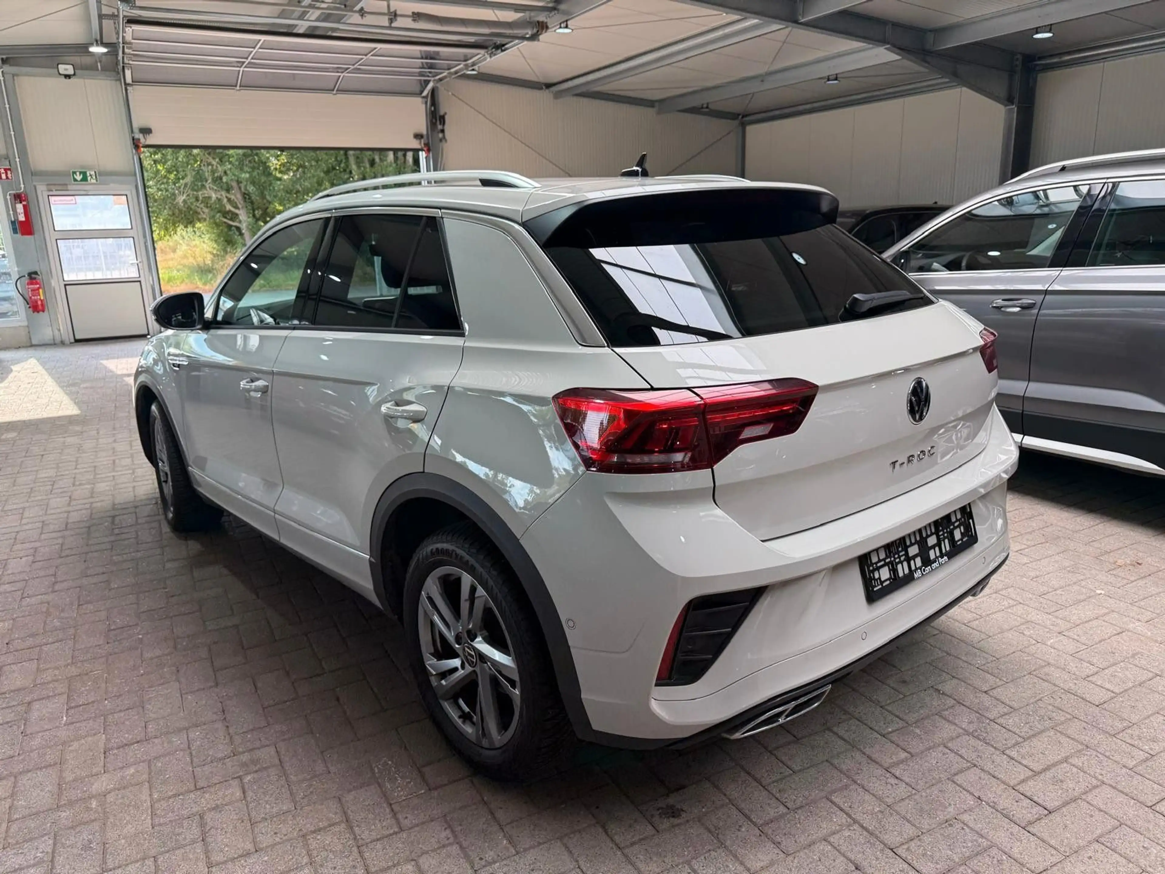 Volkswagen T-Roc 1.5 TSI R-Line ACC SHZ LED IQ-Light APP — photo 5