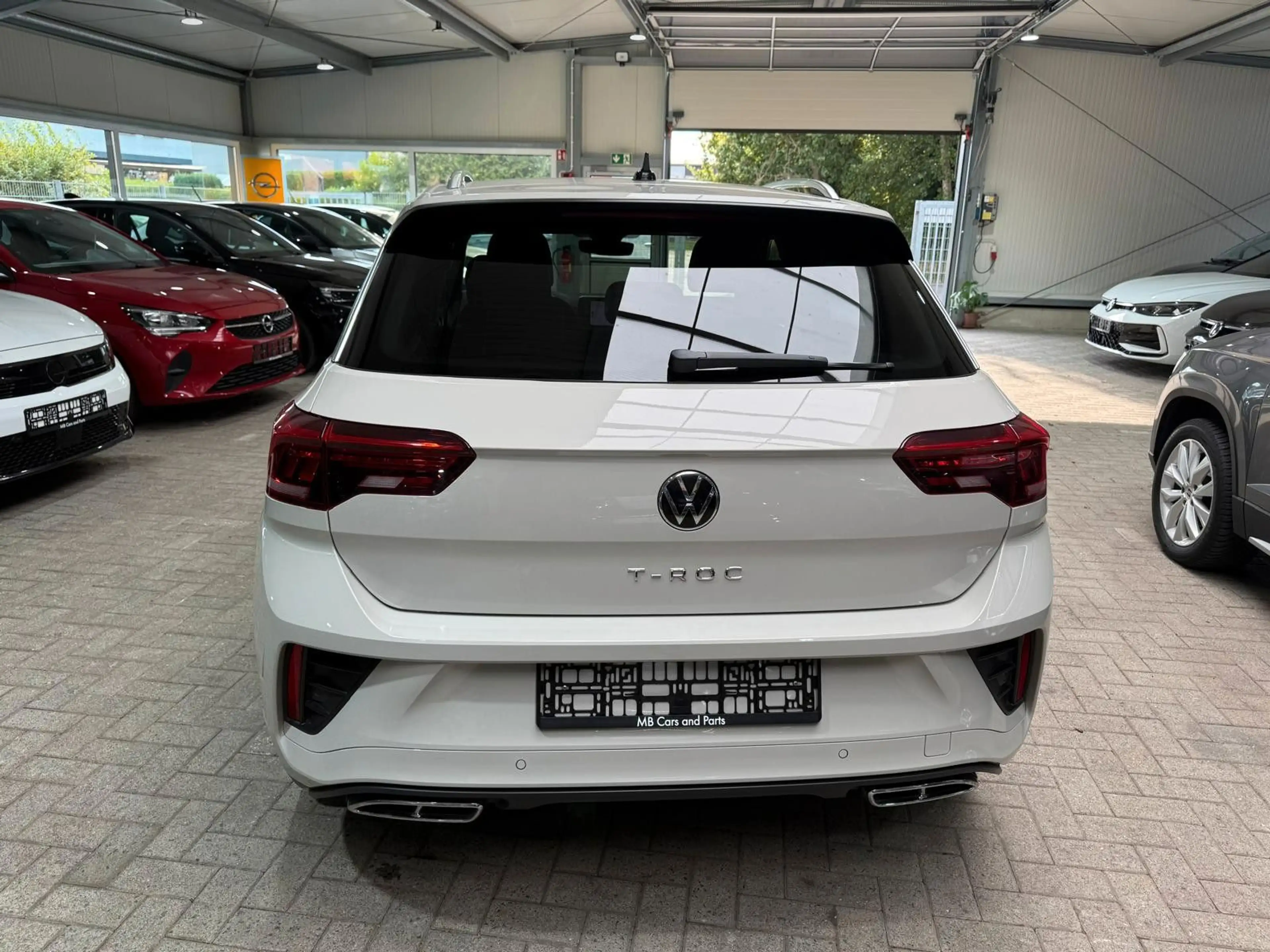 Volkswagen T-Roc 1.5 TSI R-Line ACC SHZ LED IQ-Light APP — photo 6