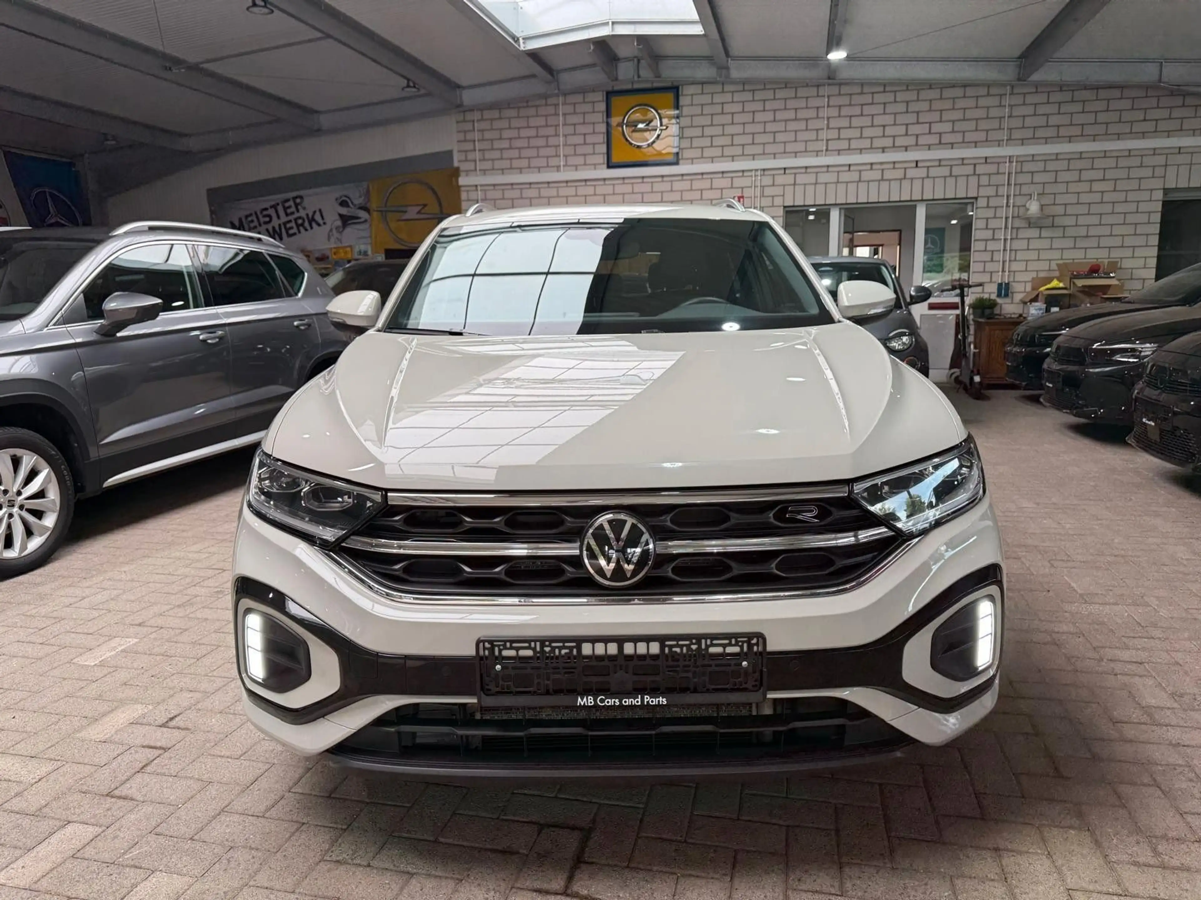 Volkswagen T-Roc 1.5 TSI R-Line ACC SHZ LED IQ-Light APP — photo 3