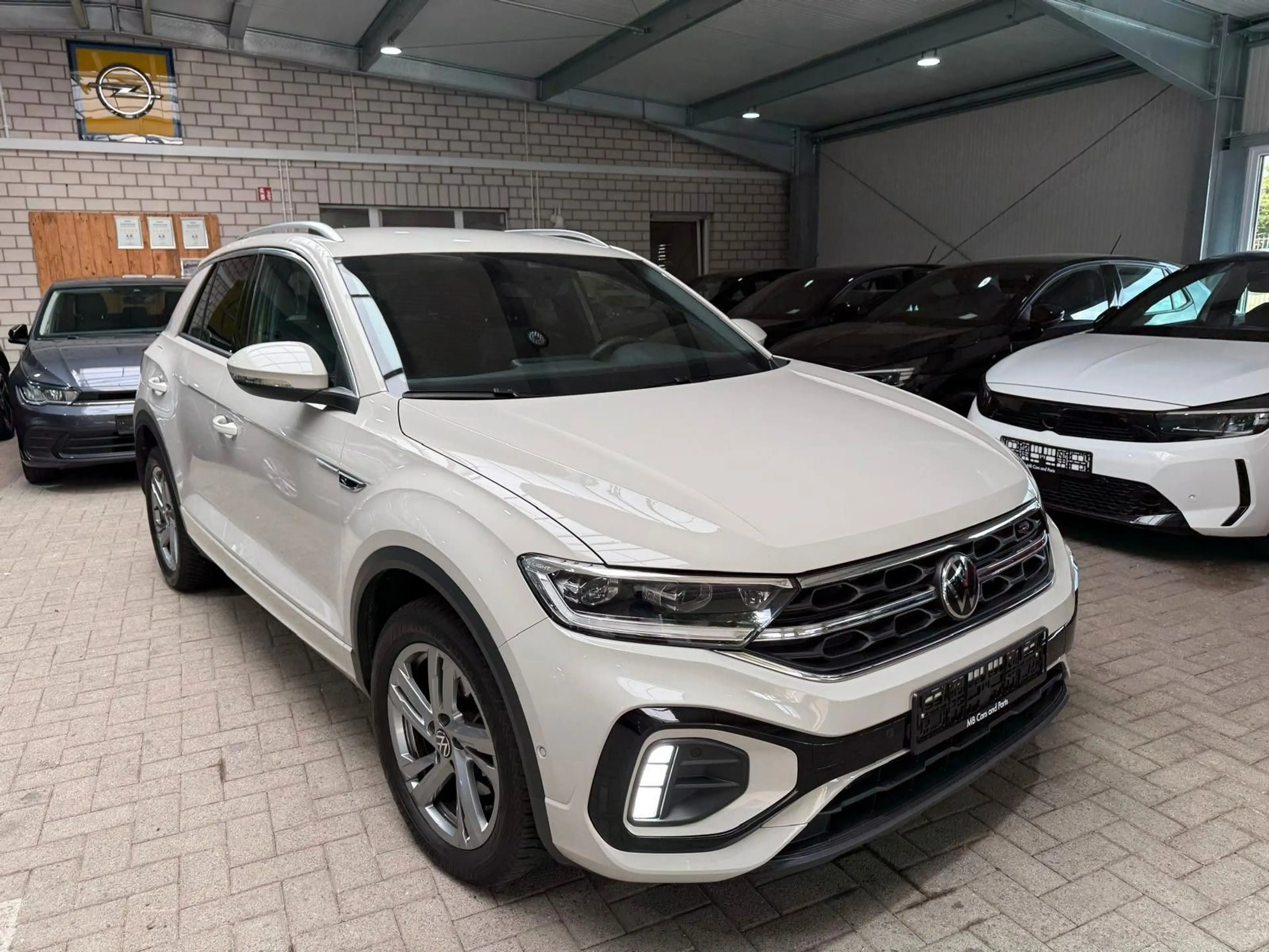 Volkswagen T-Roc 1.5 TSI R-Line ACC SHZ LED IQ-Light APP — photo 4