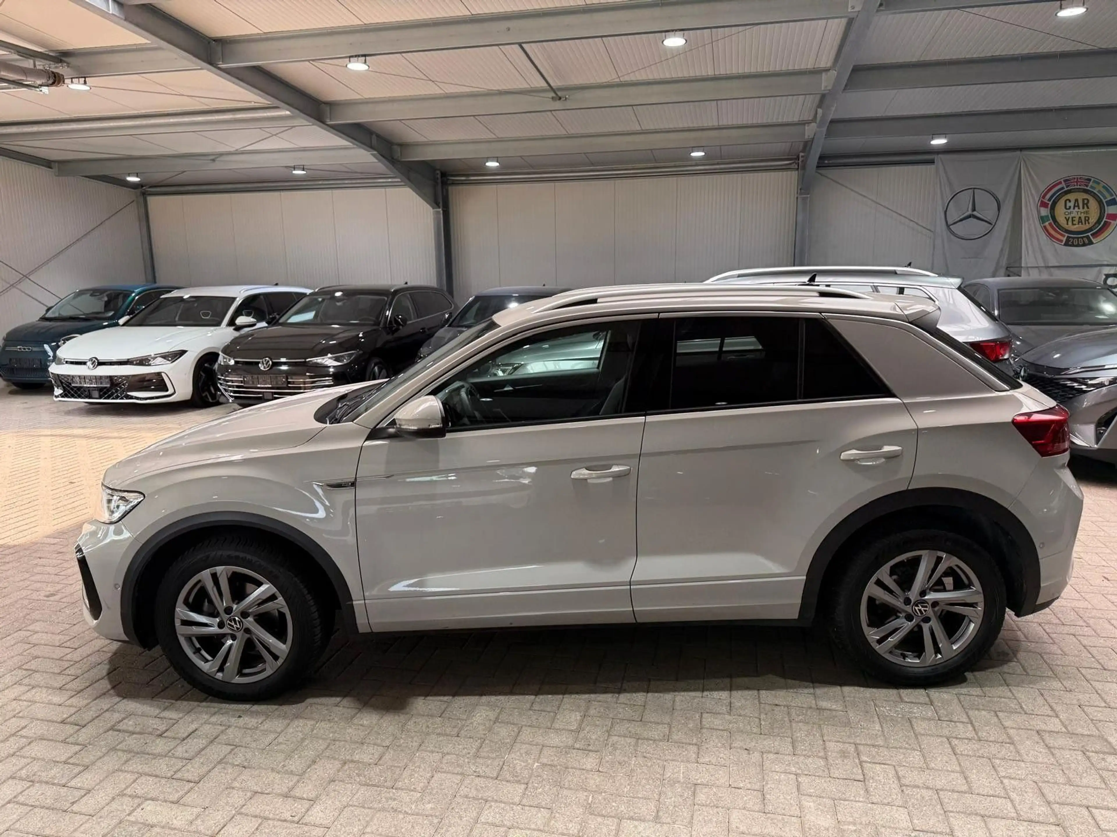 Volkswagen T-Roc 1.5 TSI R-Line ACC SHZ LED IQ-Light APP — photo 8
