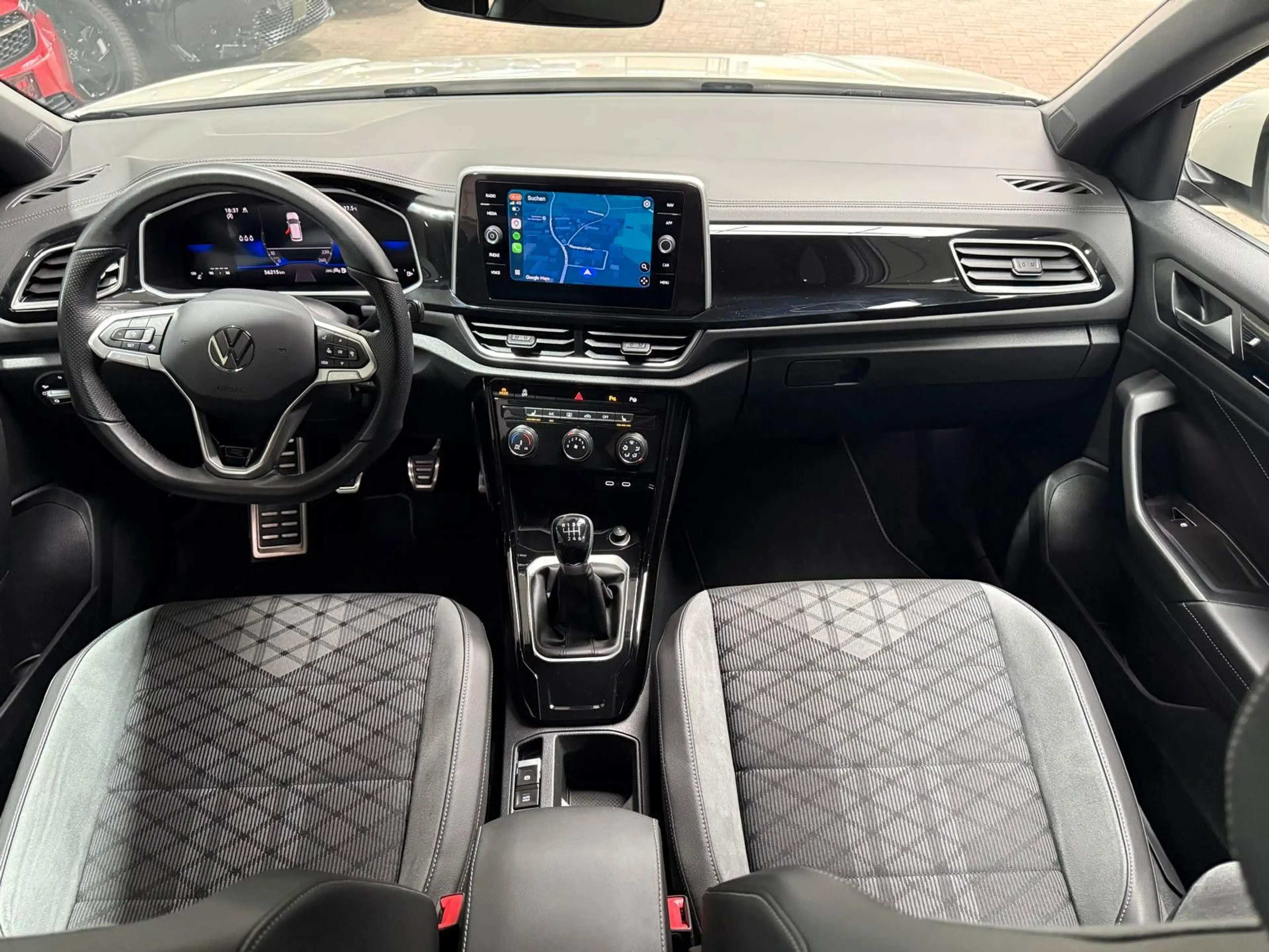 Volkswagen T-Roc 1.5 TSI R-Line ACC SHZ LED IQ-Light APP — photo 10
