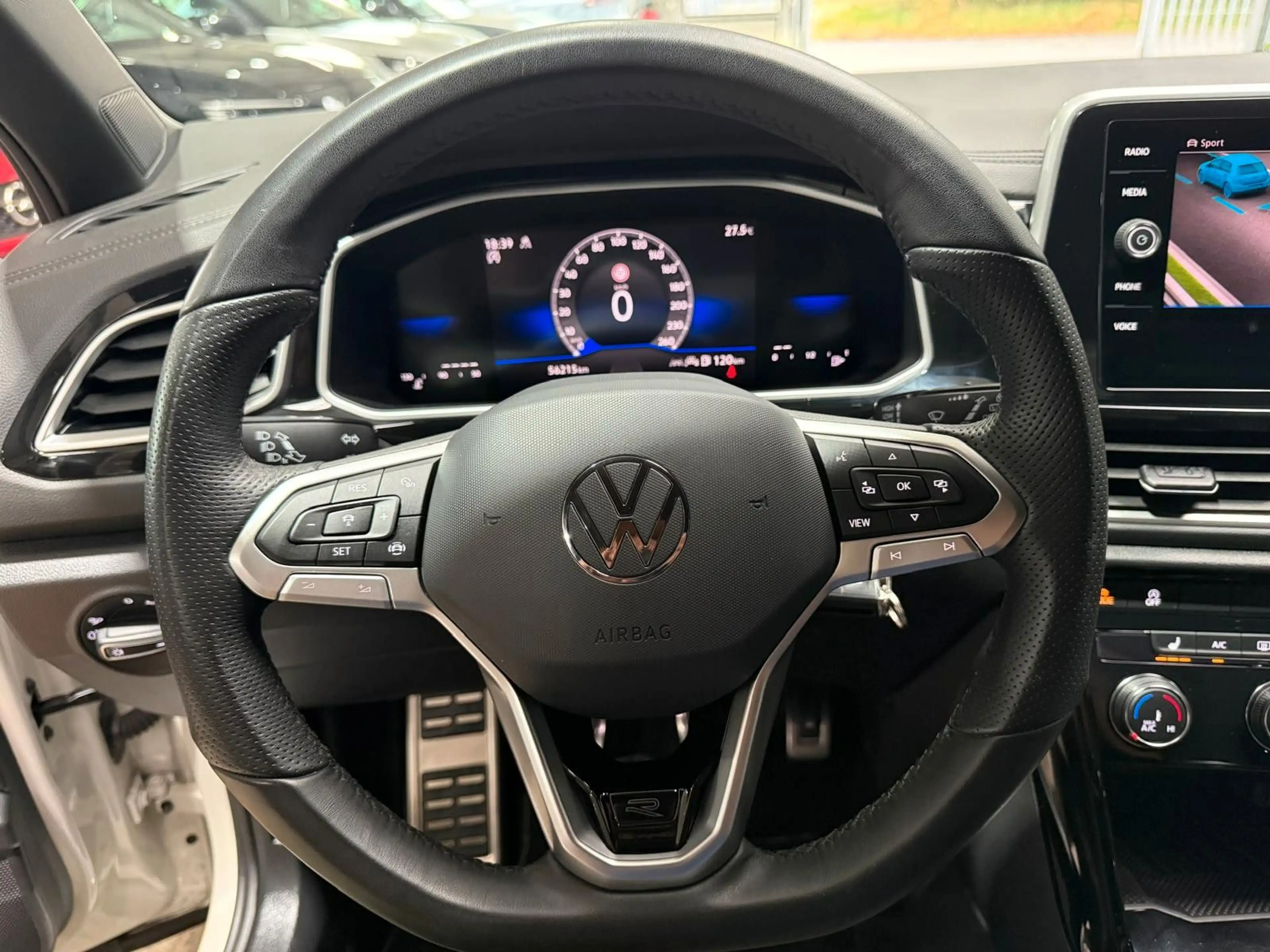Volkswagen T-Roc 1.5 TSI R-Line ACC SHZ LED IQ-Light APP — photo 12