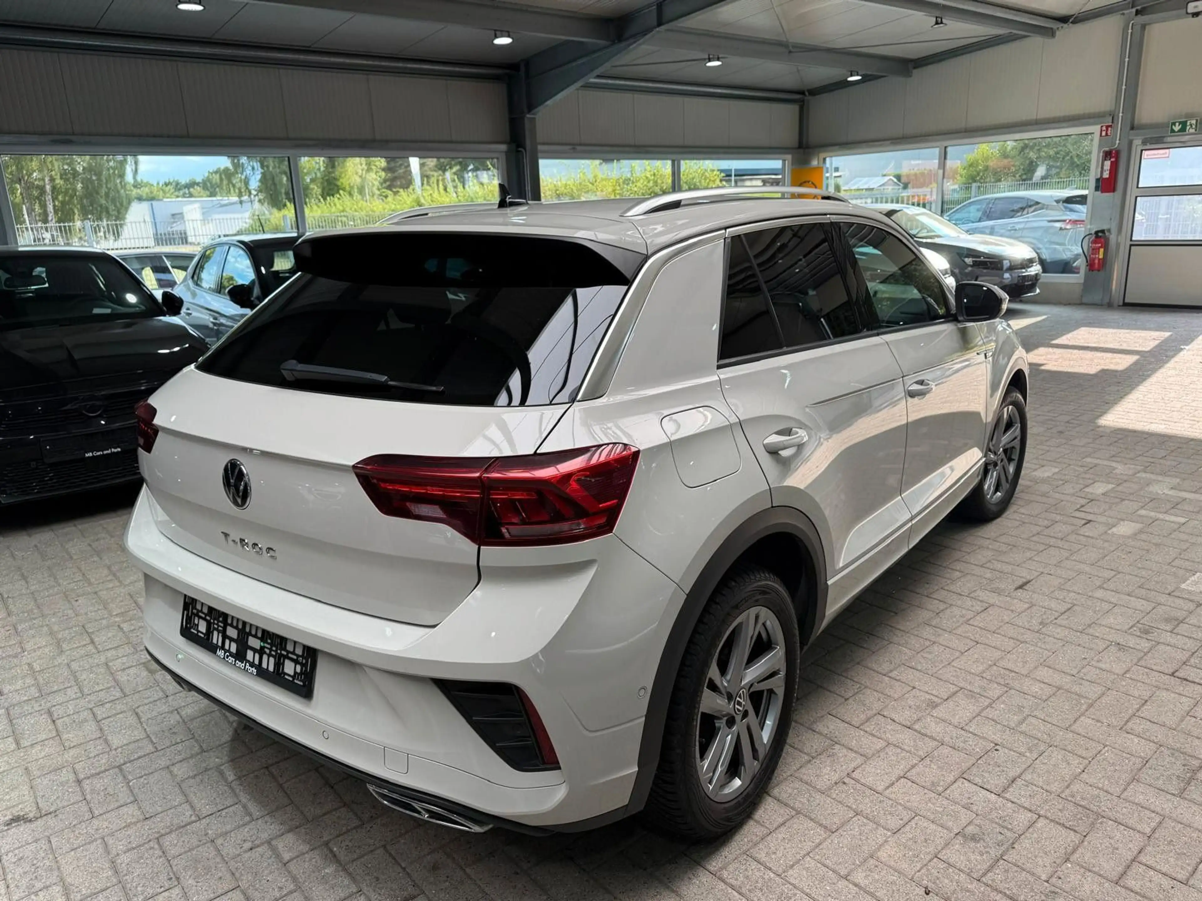 Volkswagen T-Roc 1.5 TSI R-Line ACC SHZ LED IQ-Light APP — photo 7