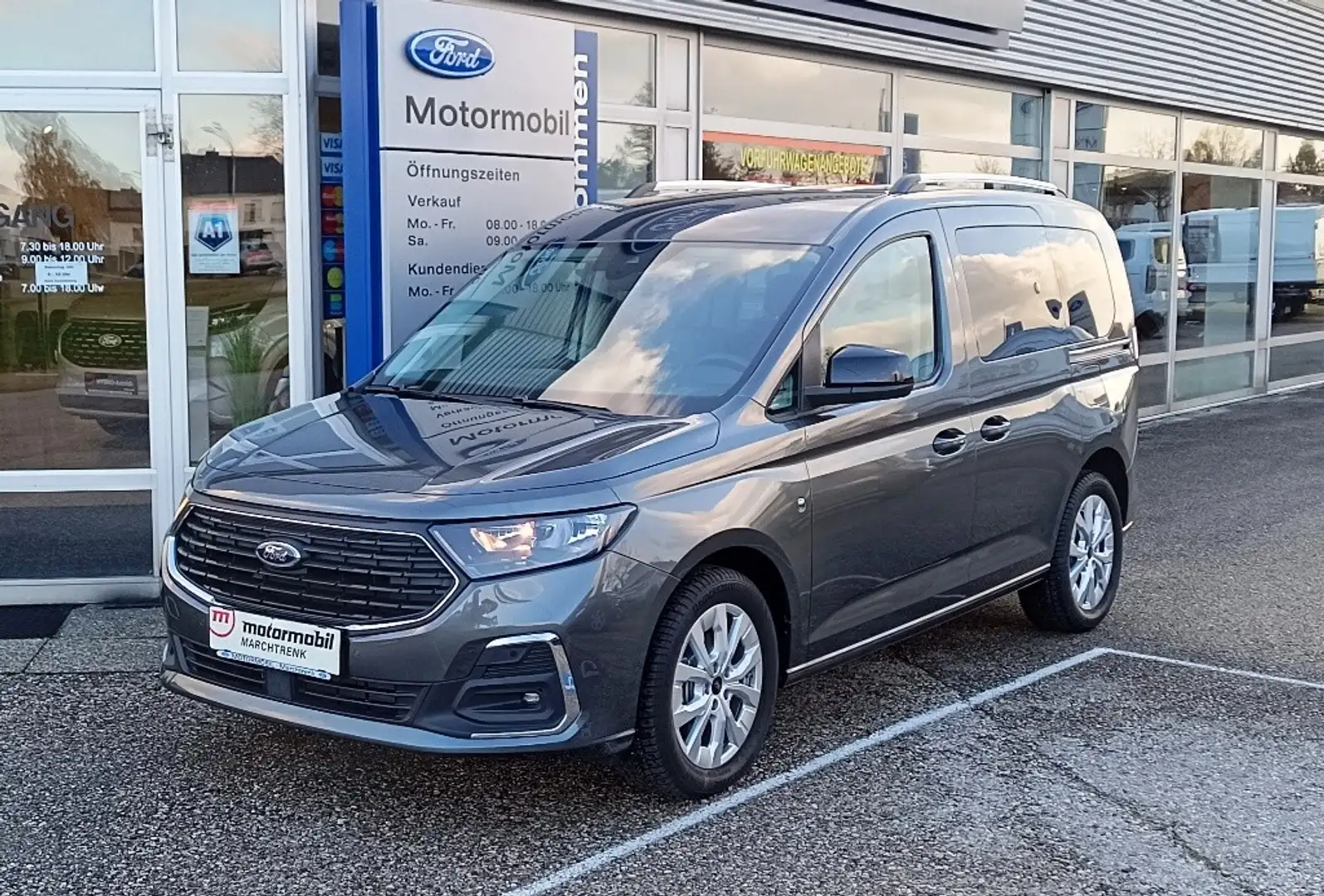 Ford Tourneo Connect 2,0 EcoBlue L1 Titanium Aut. Gris - 1