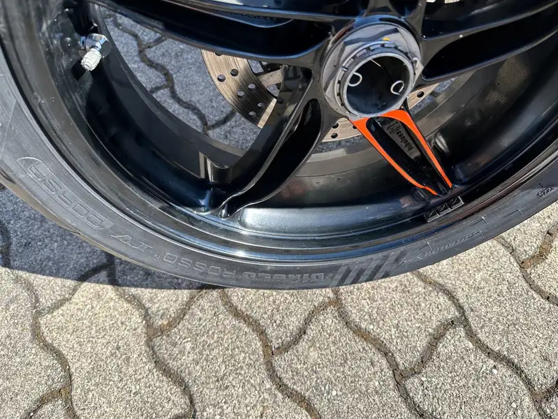 KTM 1290 Super Duke R - foto 3