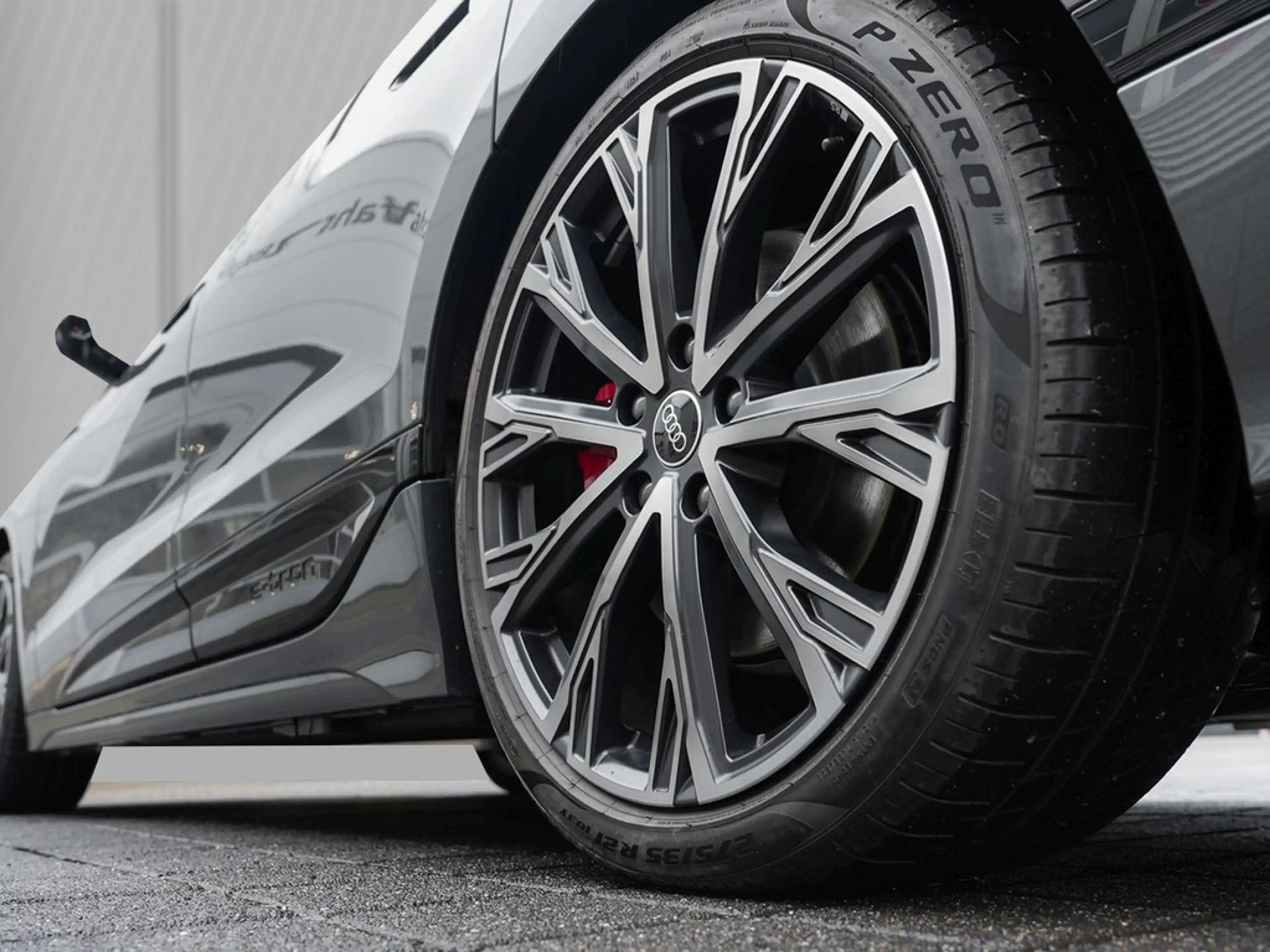 Audi S6 e-tron Avant edition one grey Matrix, B+O, — photo 5
