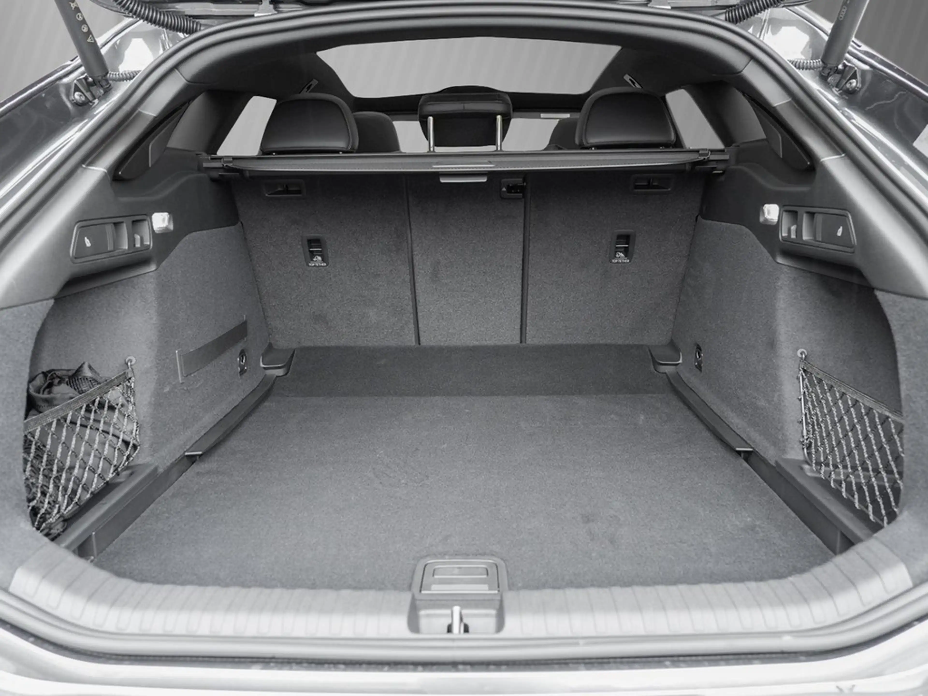 Audi S6 e-tron Avant edition one grey Matrix, B+O, — photo 6