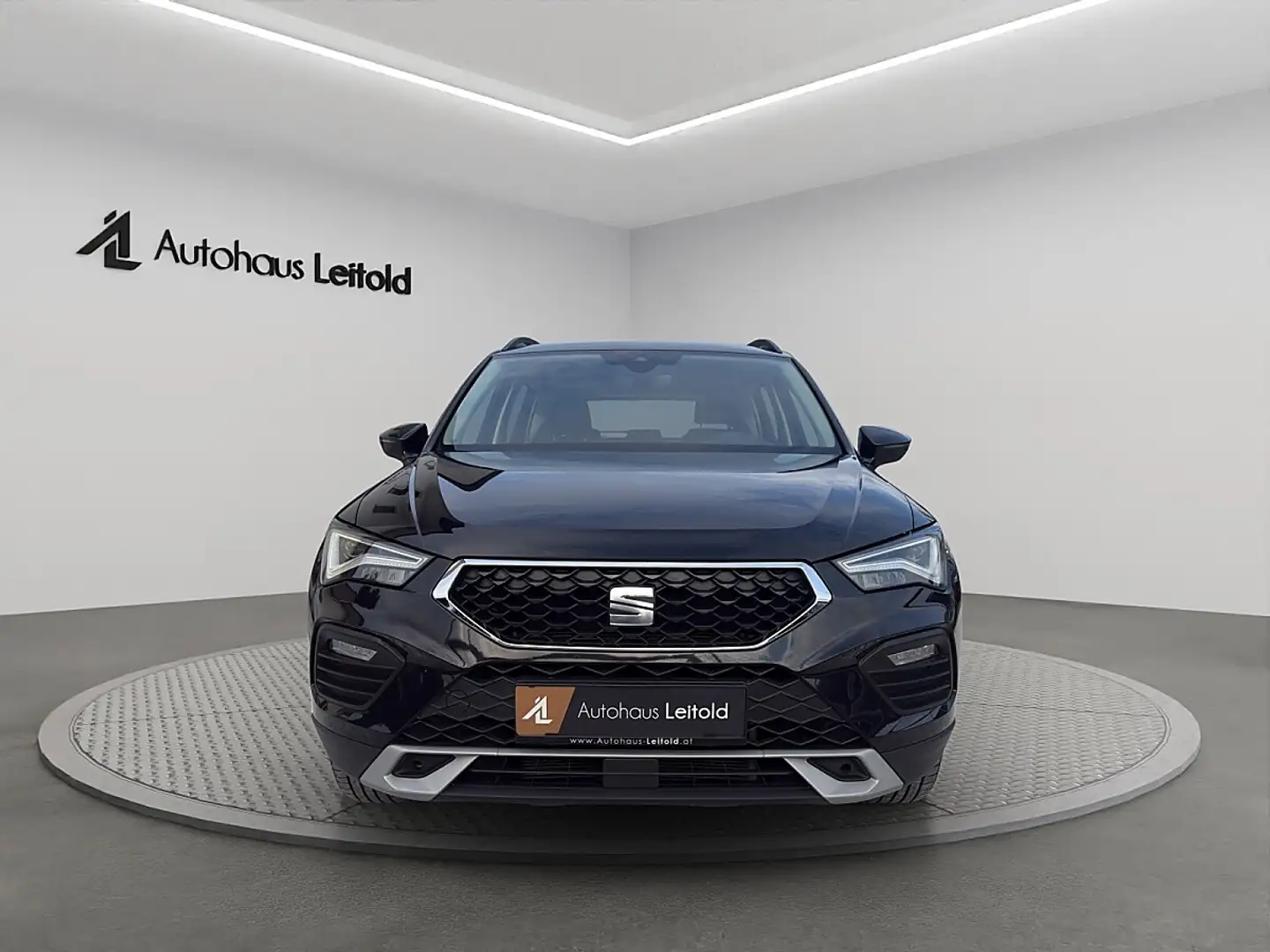 SEAT Ateca 2,0 Style TDI DSG CAM ACC KEYLESS LED NAVI PDC ... Schwarz - 2