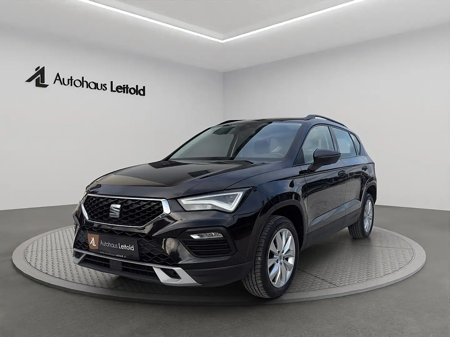 SEAT Ateca 2,0 Style TDI DSG CAM ACC KEYLESS LED NAVI PDC ... Schwarz - 1