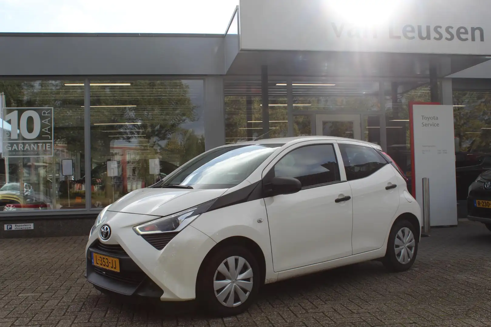 Toyota Aygo X X-FUN 5-DEURS 4-S BANDEN AIRCO EL-RAMEN BLUETOOTH Weiß - 1