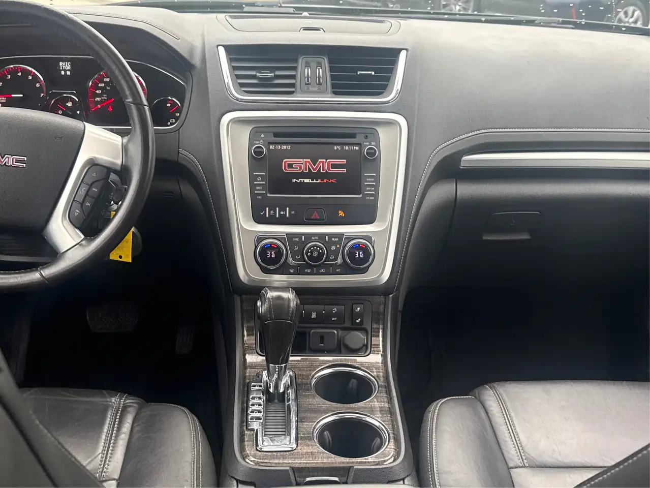 GMC Acadia снимка GMC Acadia