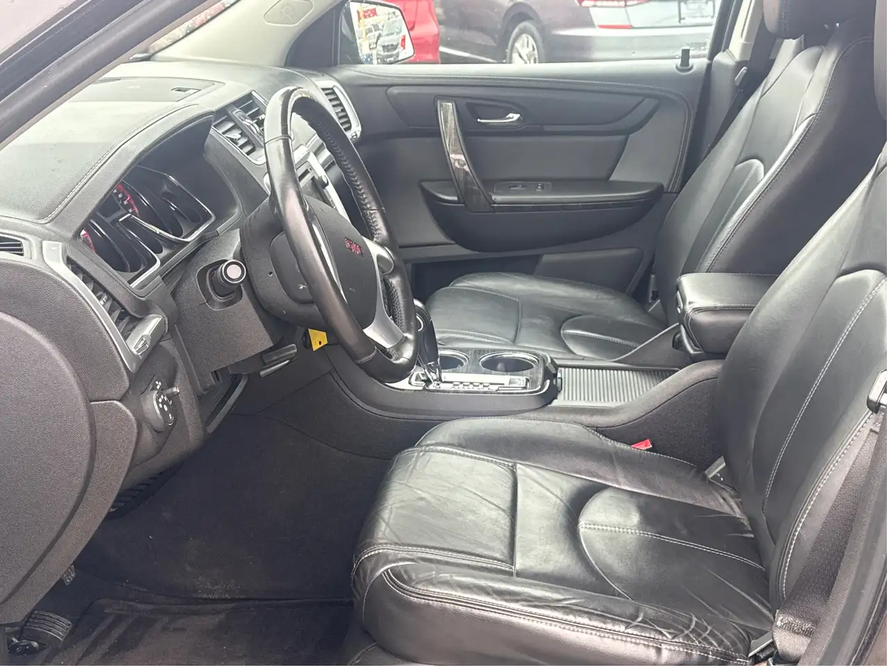 GMC Acadia снимка GMC Acadia