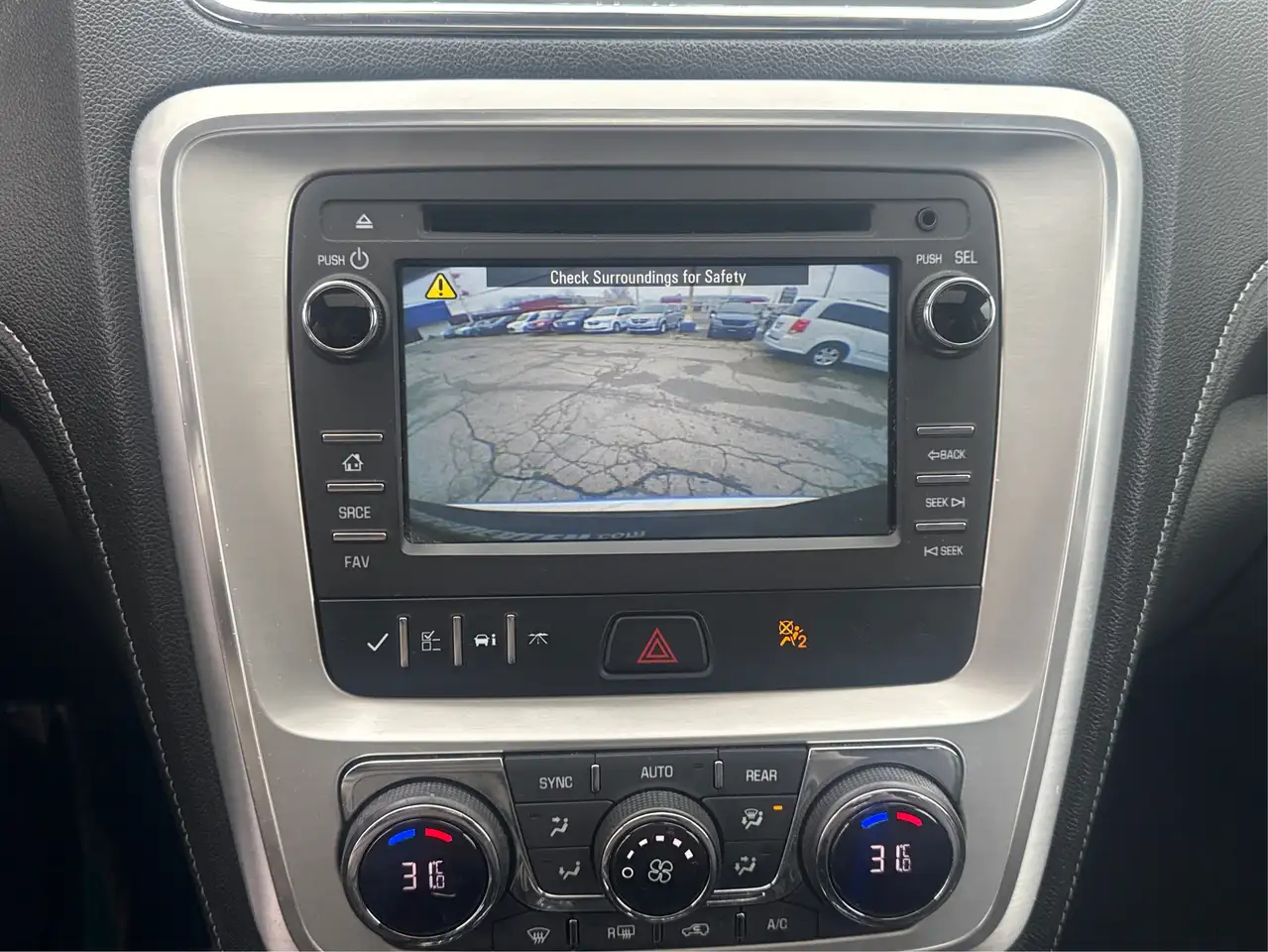 GMC Acadia снимка GMC Acadia