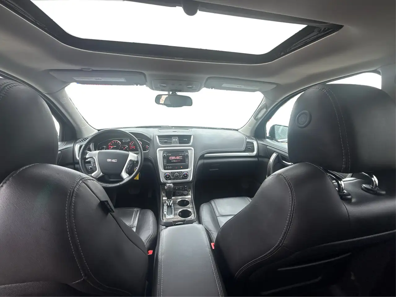 GMC Acadia снимка GMC Acadia