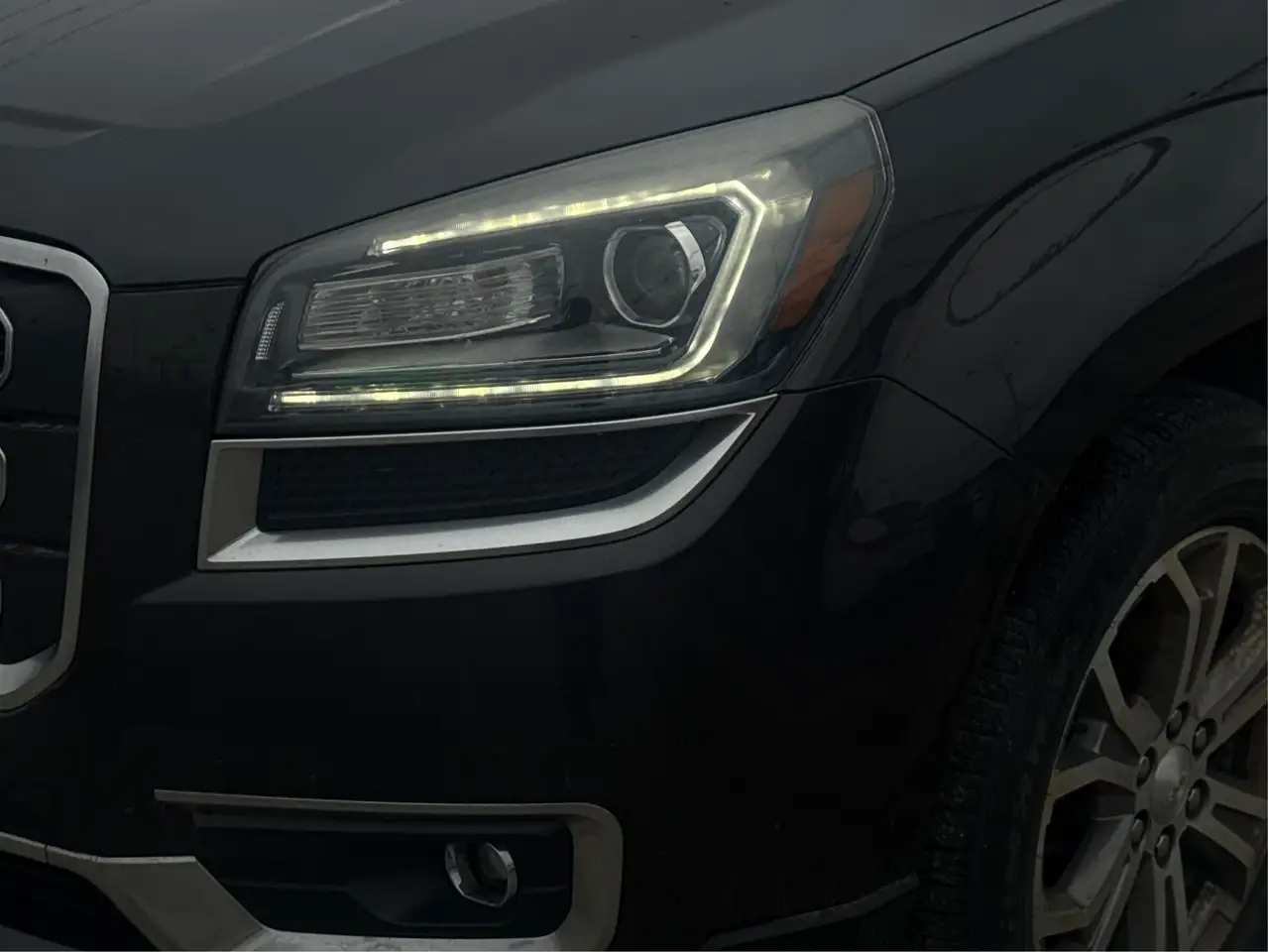 GMC Acadia снимка GMC Acadia