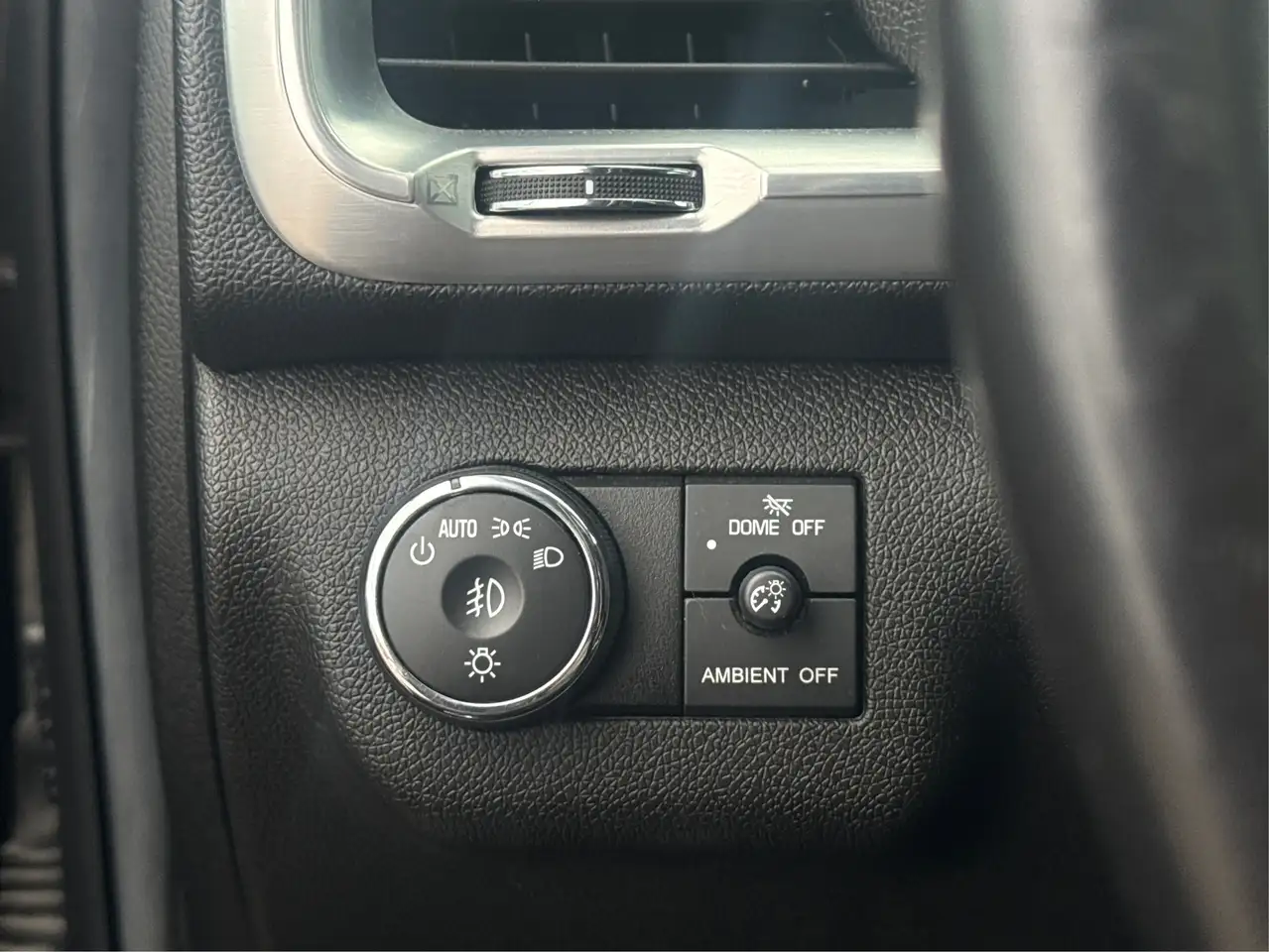 GMC Acadia снимка GMC Acadia