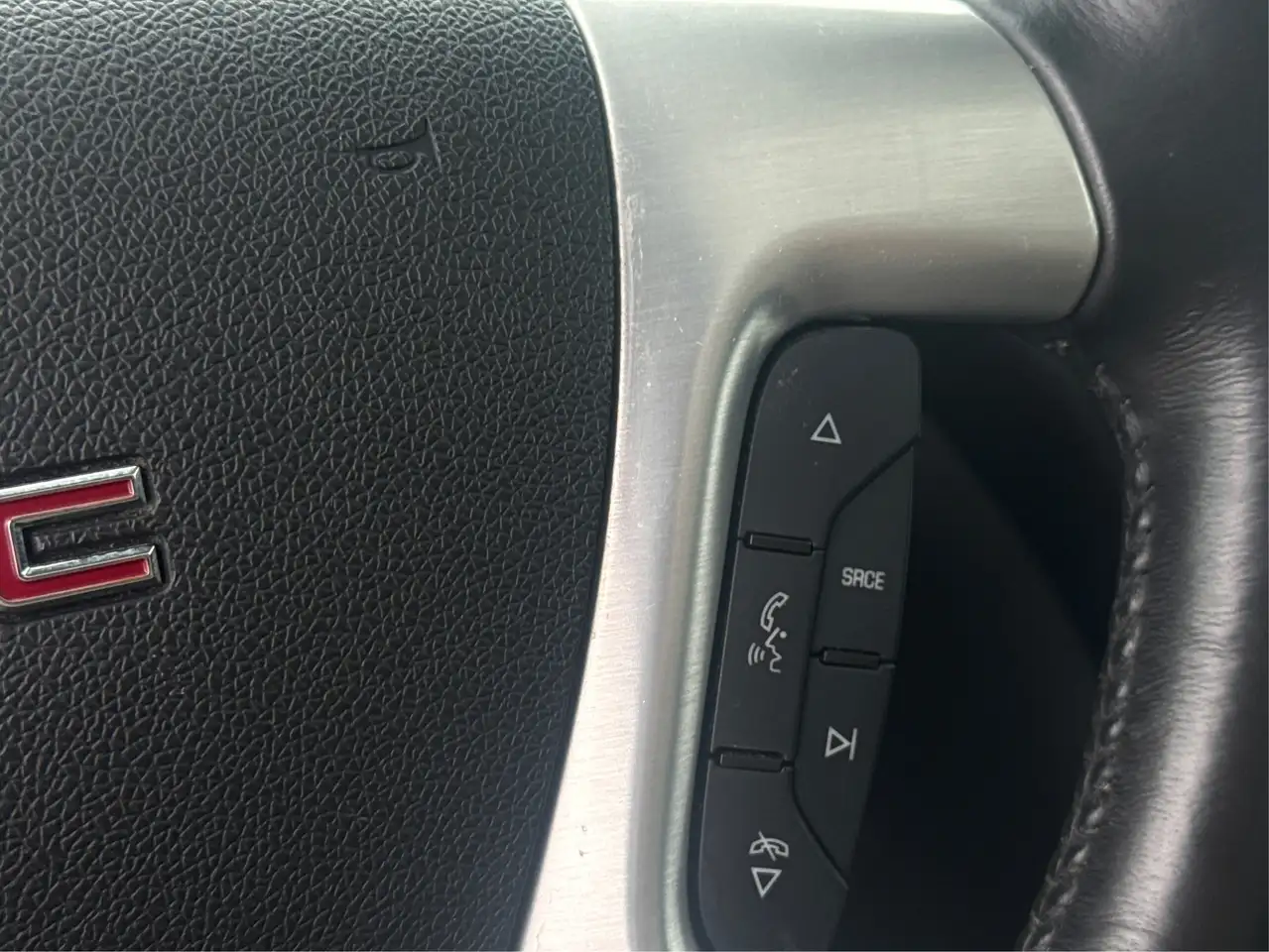 GMC Acadia снимка GMC Acadia