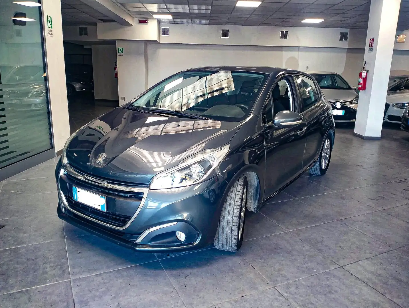 Peugeot 208 Allure 82cv cinta distr. nuova km 57000 Perfetta Grigio - 2