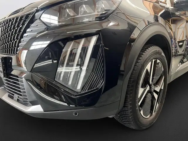 Peugeot 2008 view 9
