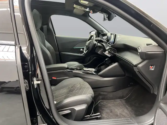 Peugeot 2008 view 11