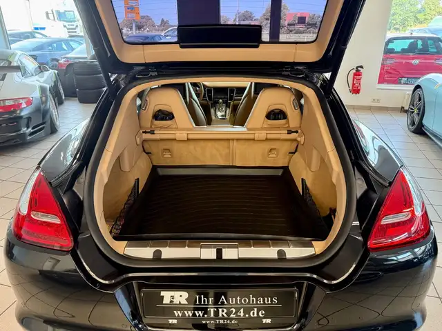 Porsche Panamera view 13