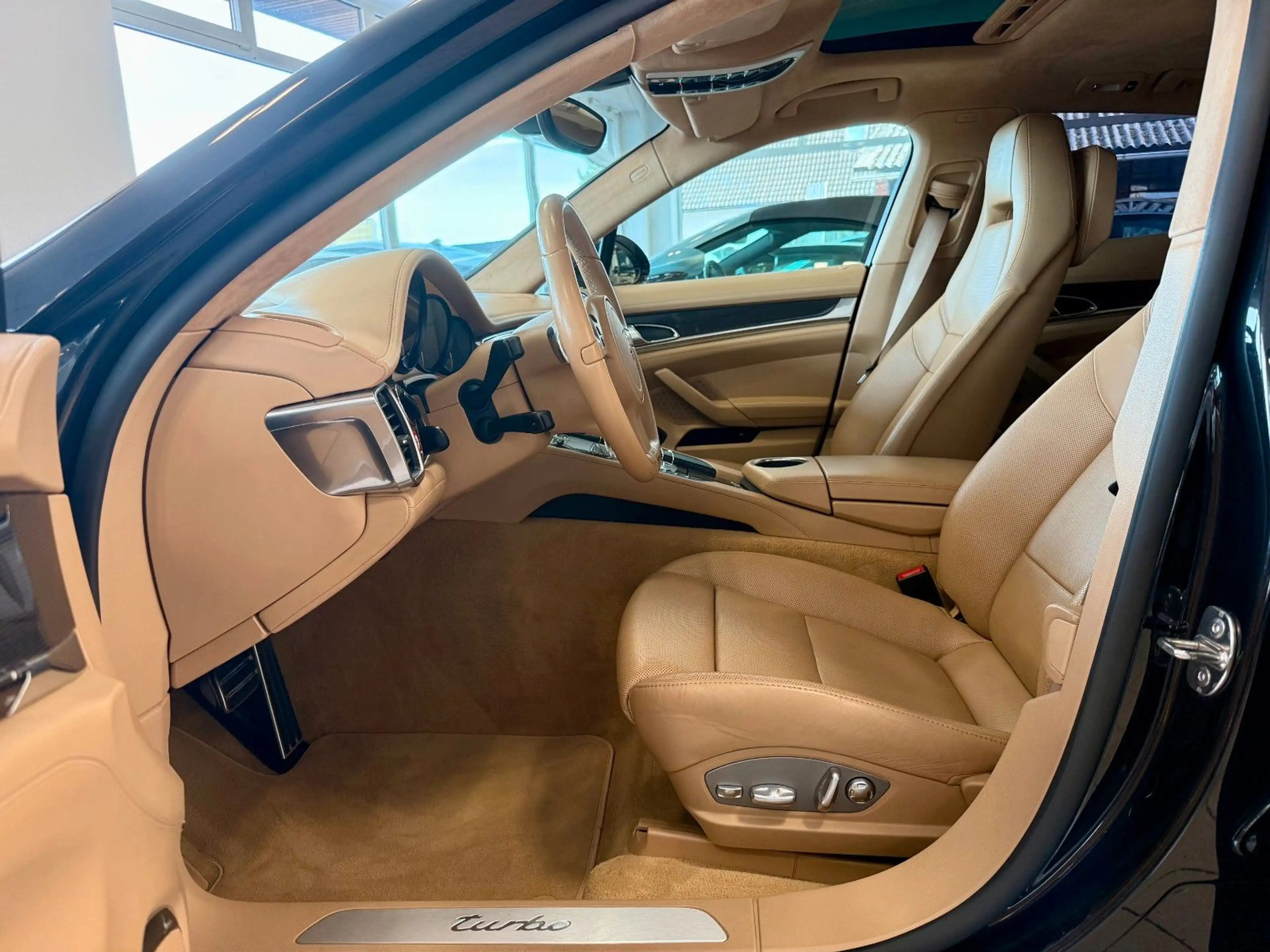 Porsche Panamera Turbo PCCB/ACC/Carbon/PDCC/Glasdach — photo 9