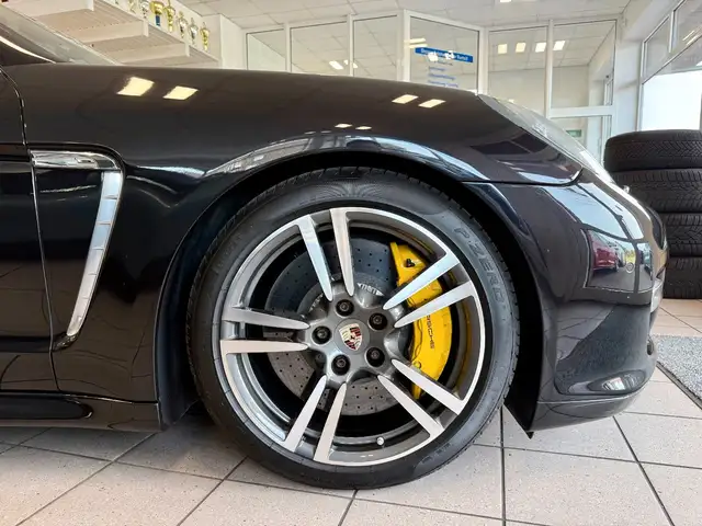 Porsche Panamera view 6