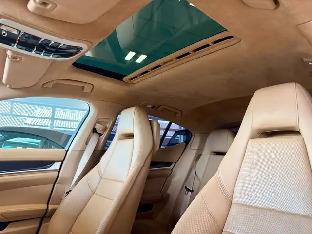 Porsche Panamera view 8