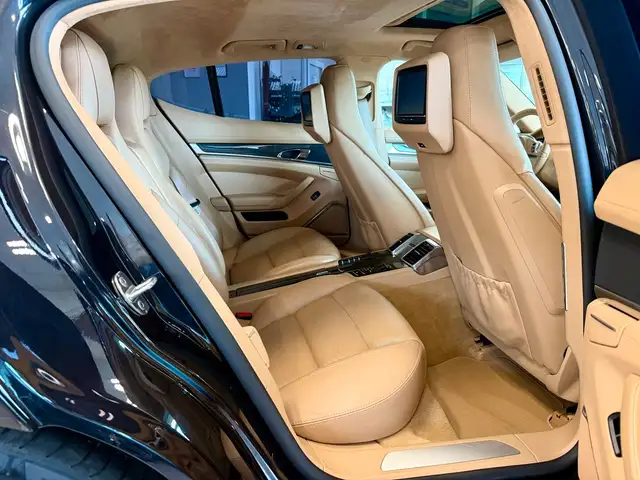 Porsche Panamera view 14