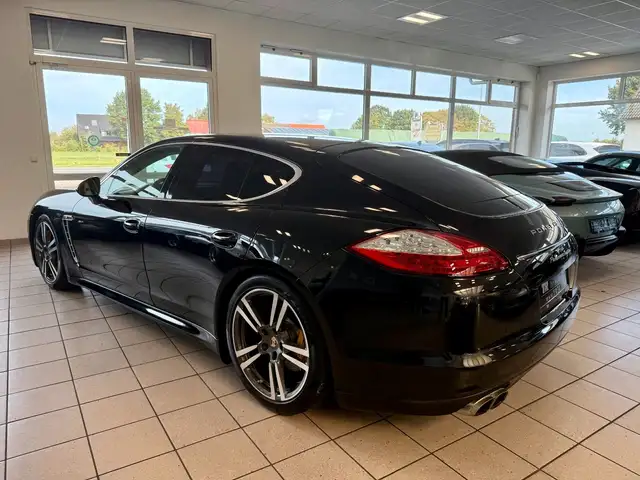 Porsche Panamera view 3
