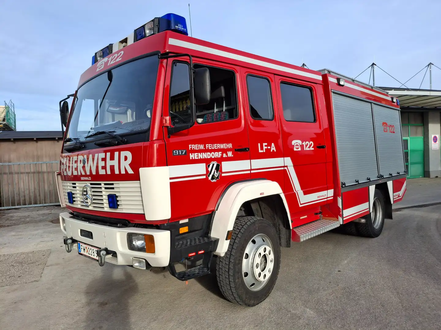 Mercedes-Benz 917AF Feuerwehrfahrzeug (LN2) Red - 1