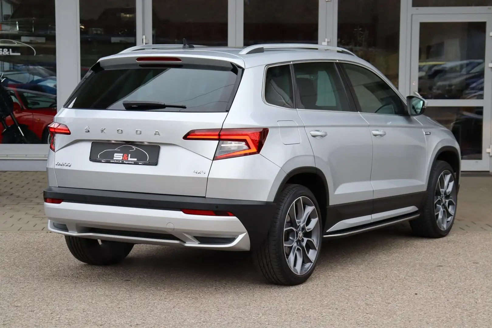 Skoda Karoq 2.0 TDI Scout 4x4/Business/Pano/Kamera/AHK Argent - 2