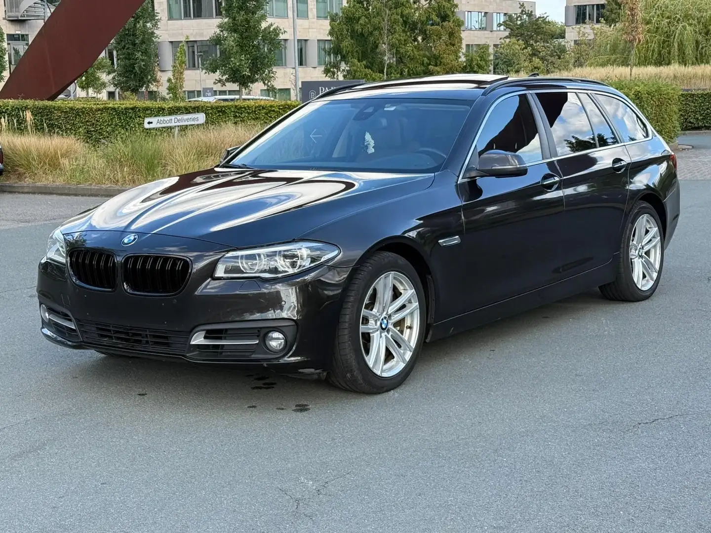 BMW 530 Touring 530 dA Brązowy - 1