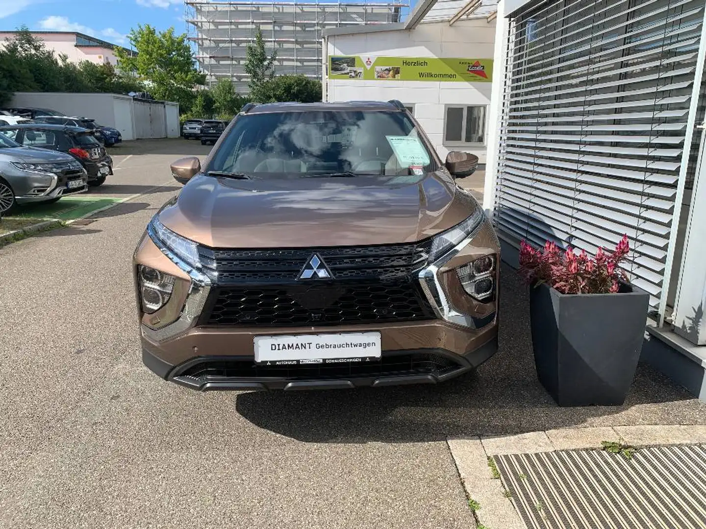 Mitsubishi Eclipse Cross Plug-in Hybrid PLUS mit Select Marrón - 2