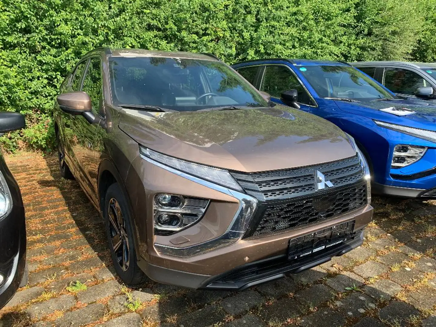 Mitsubishi Eclipse Cross Plug-in Hybrid PLUS mit Select Braun - 1