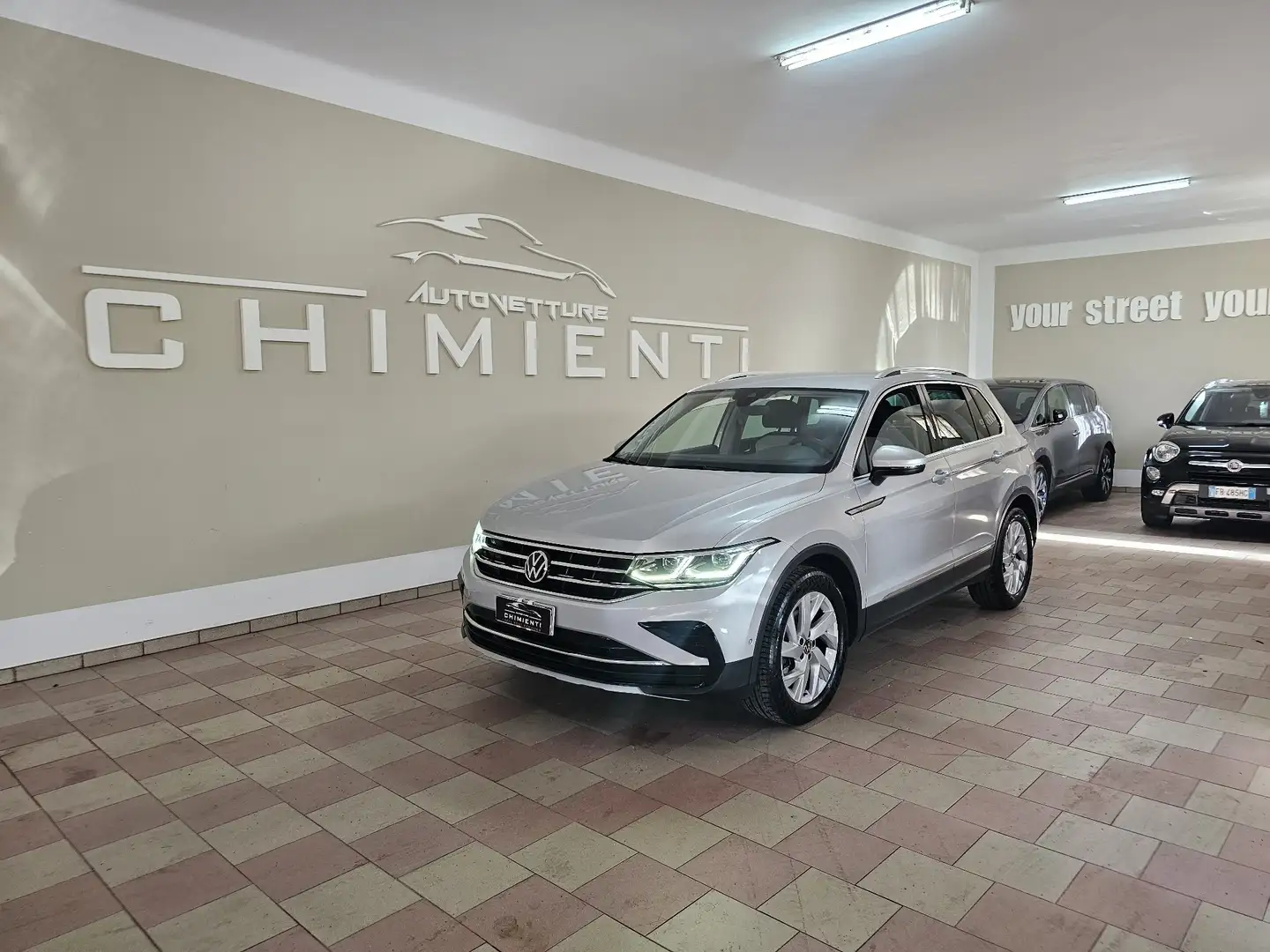 Volkswagen Tiguan Tiguan II 2021 2.0 tdi Elegance 150cv dsg Argent - 1