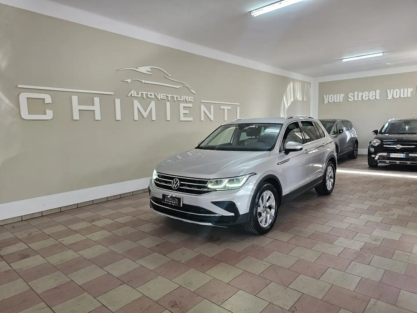 Volkswagen Tiguan Tiguan II 2021 2.0 tdi Elegance 150cv dsg Argent - 2