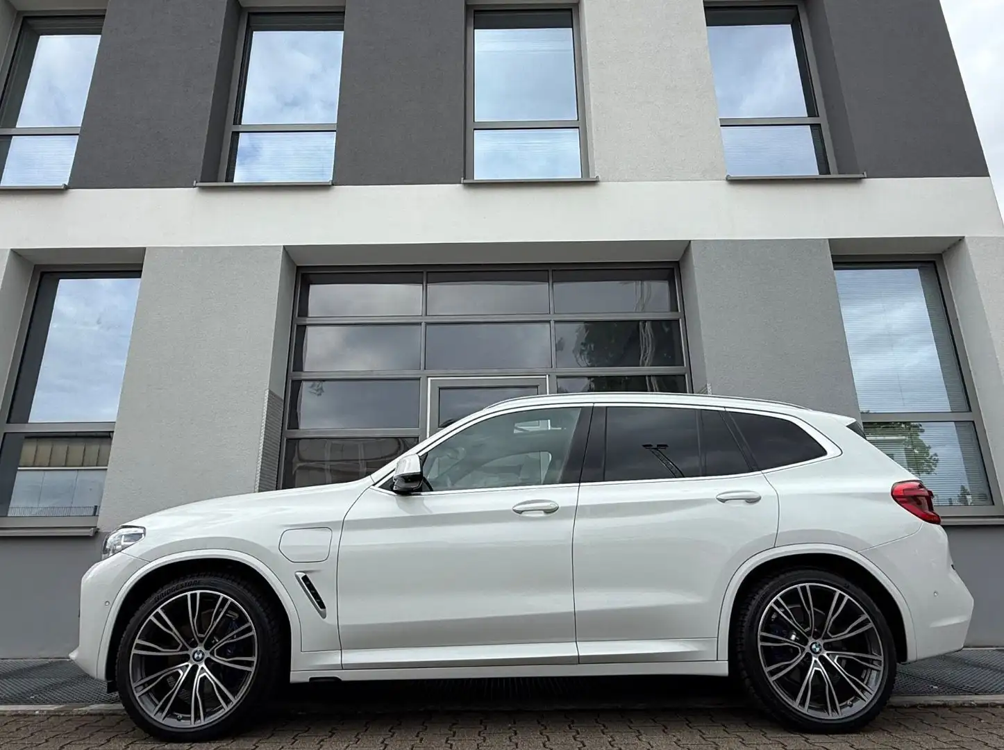 BMW X3 X3 xDrive30e PHEV Aut. Weiß - 2