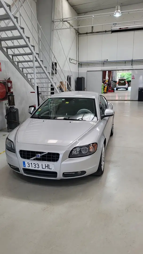 Volvo C70 C70 2.0D Momentum Aut. Momentum Plateado - 2