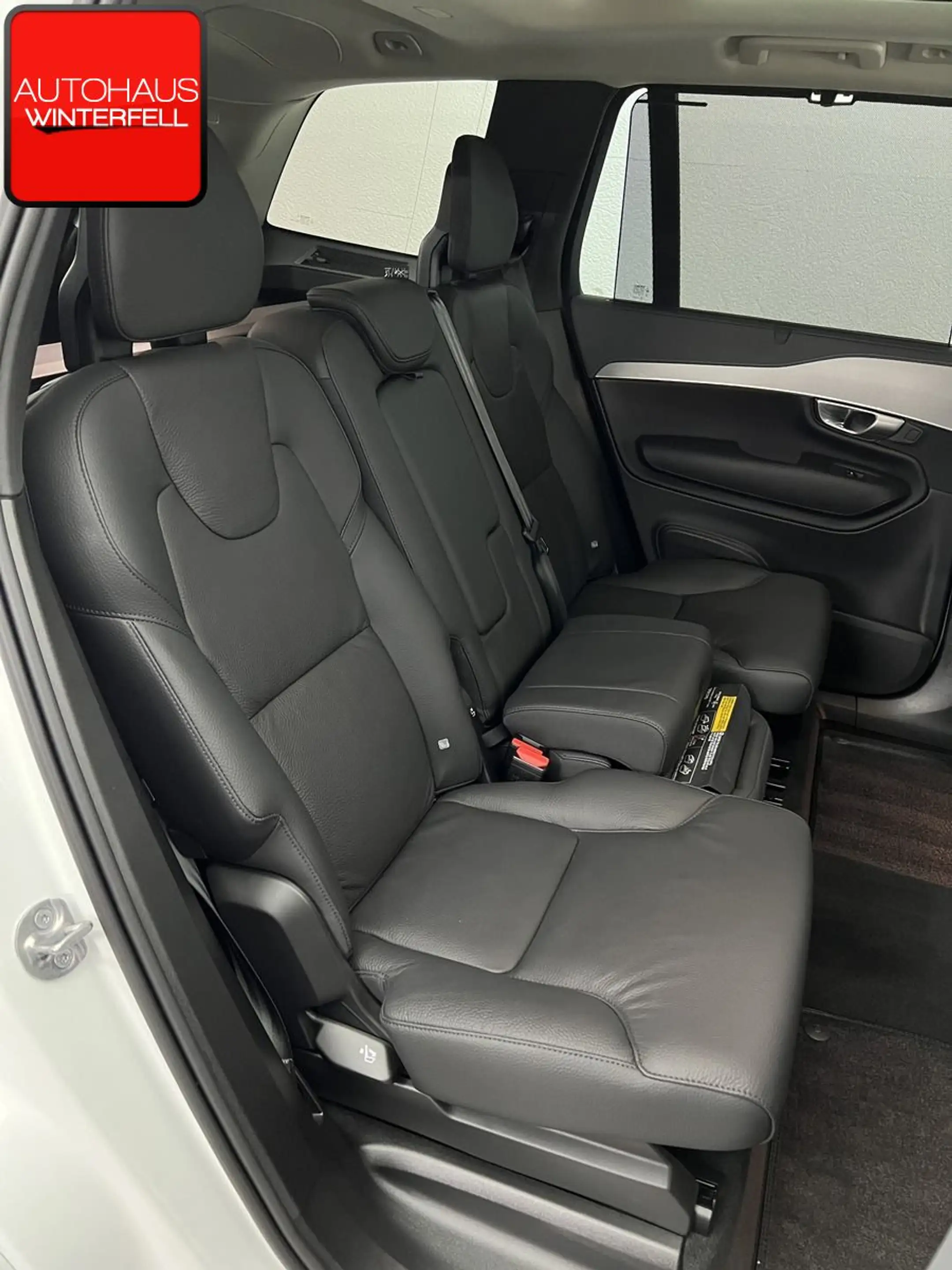 Volvo XC90 B5 D AWD PLUS BRIGHT 7SITZ+PANO+AHK+STANDHE — photo 9