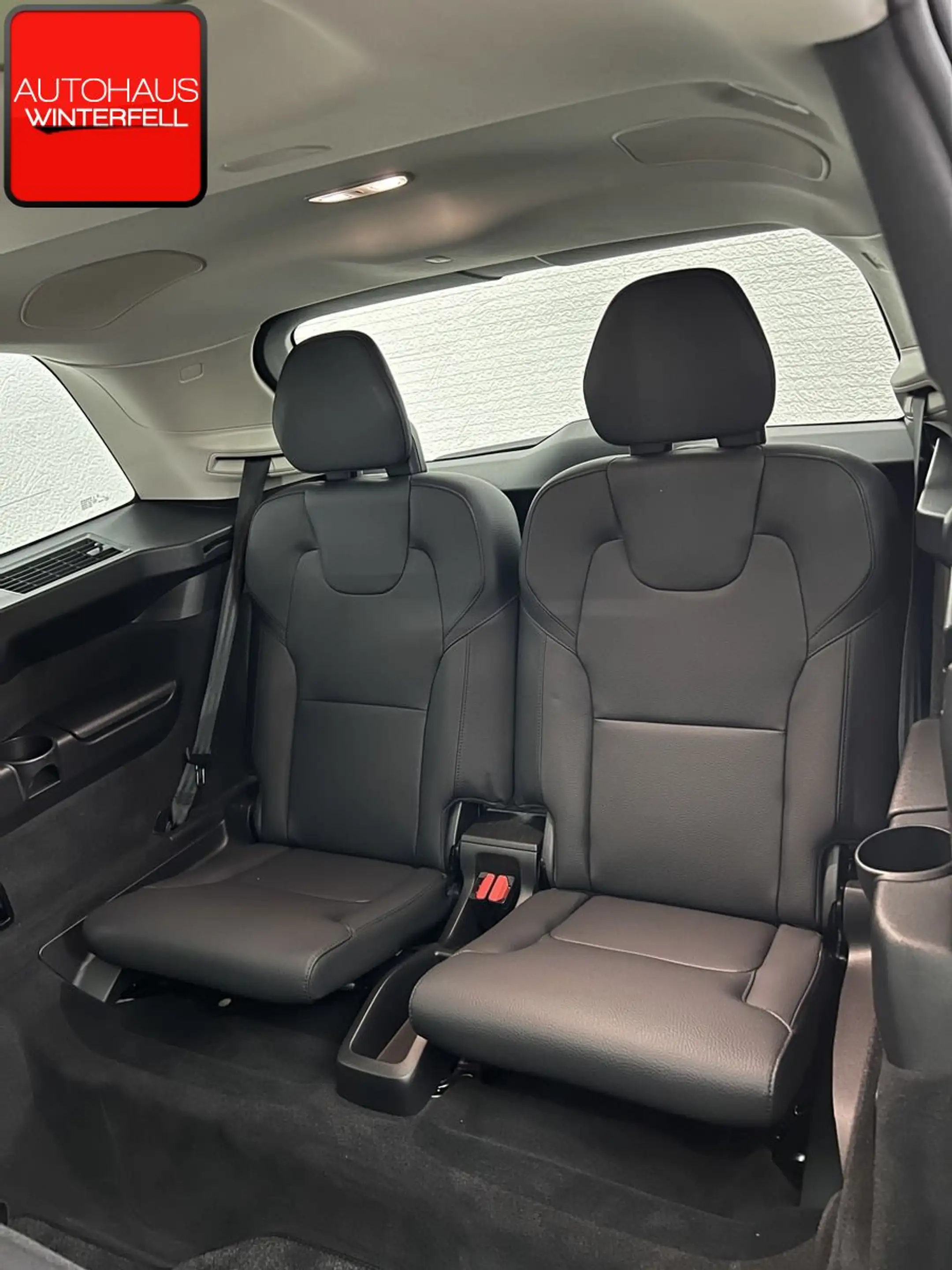 Volvo XC90 B5 D AWD PLUS BRIGHT 7SITZ+PANO+AHK+STANDHE — photo 10